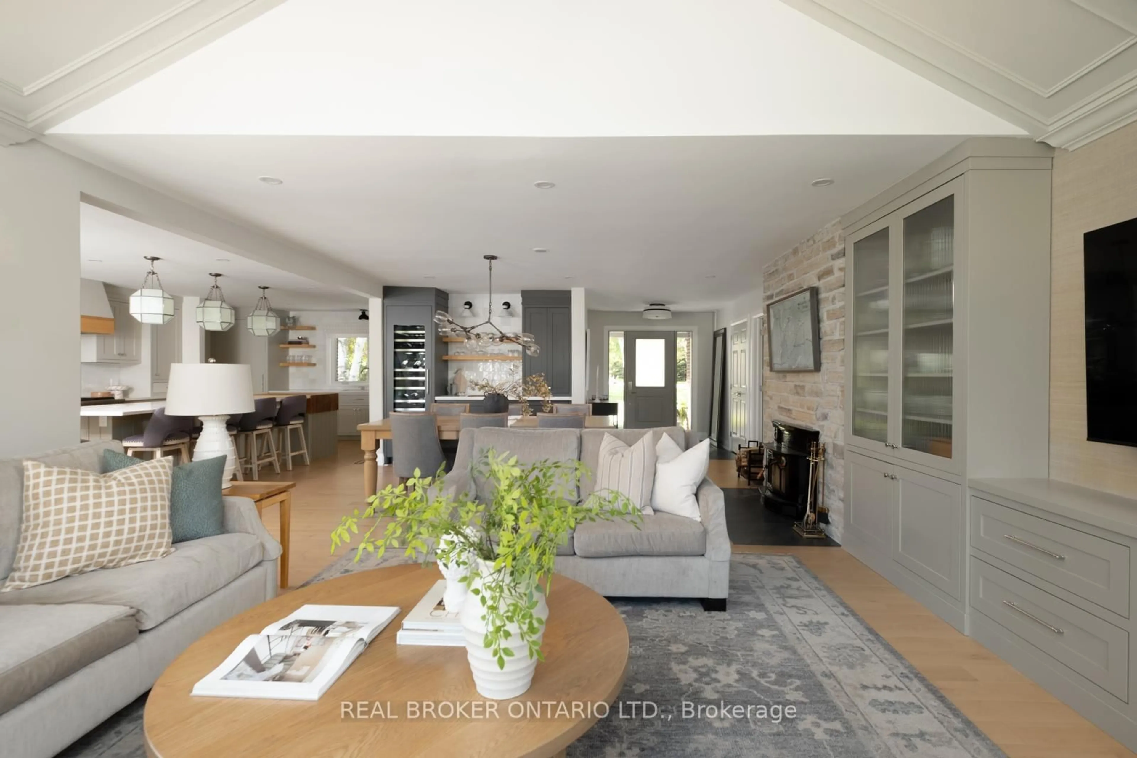 Open concept kitchen, unknown for 9285 Dagmar Rd, Whitby Ontario L0B 1A0