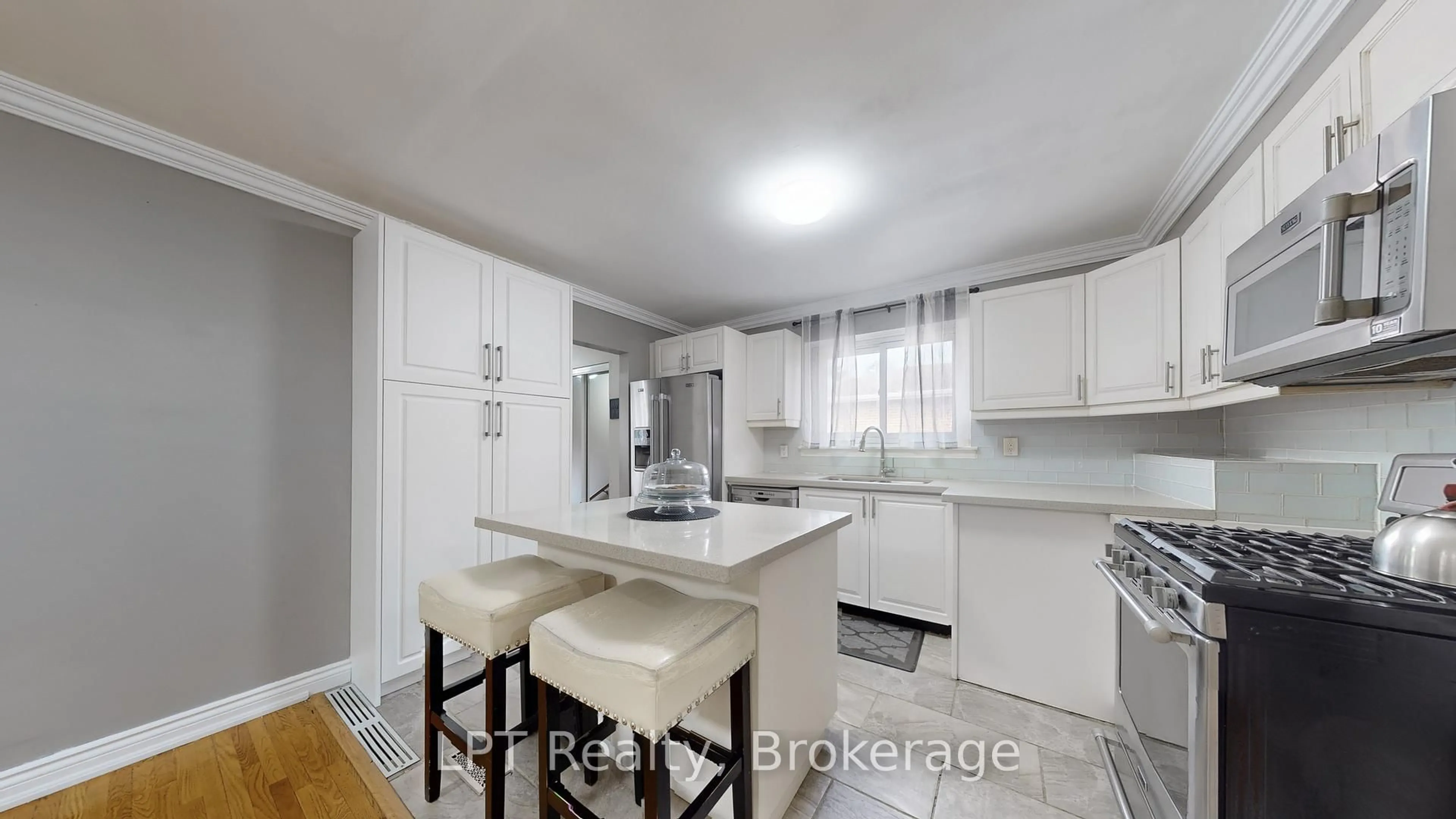Standard kitchen, ceramic/tile floor for 23 Gorsey Sq, Toronto Ontario M1B 1A6