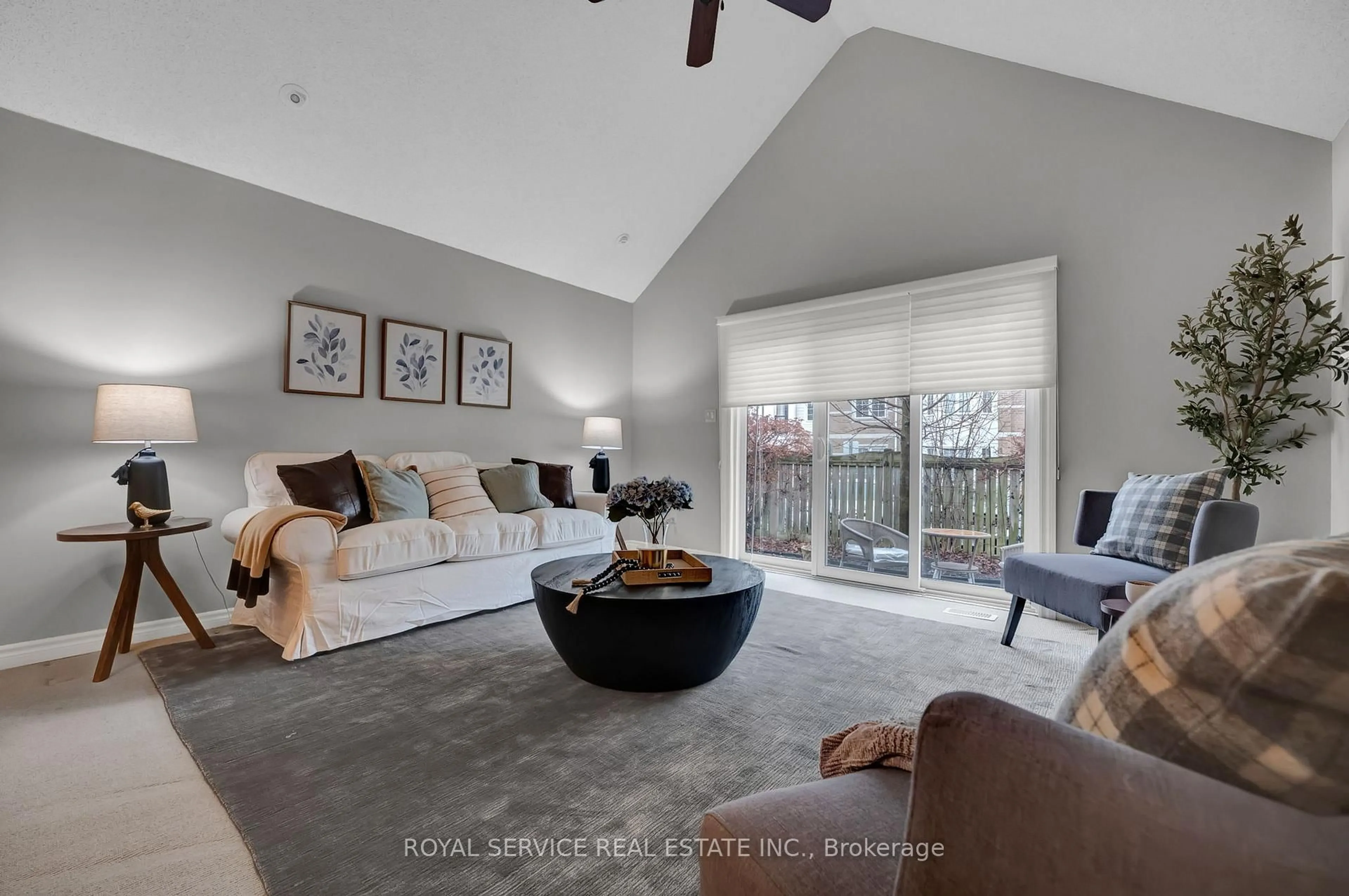 Living room with furniture, unknown for 350 Lakebreeze Dr #5, Clarington Ontario L1B 0A2