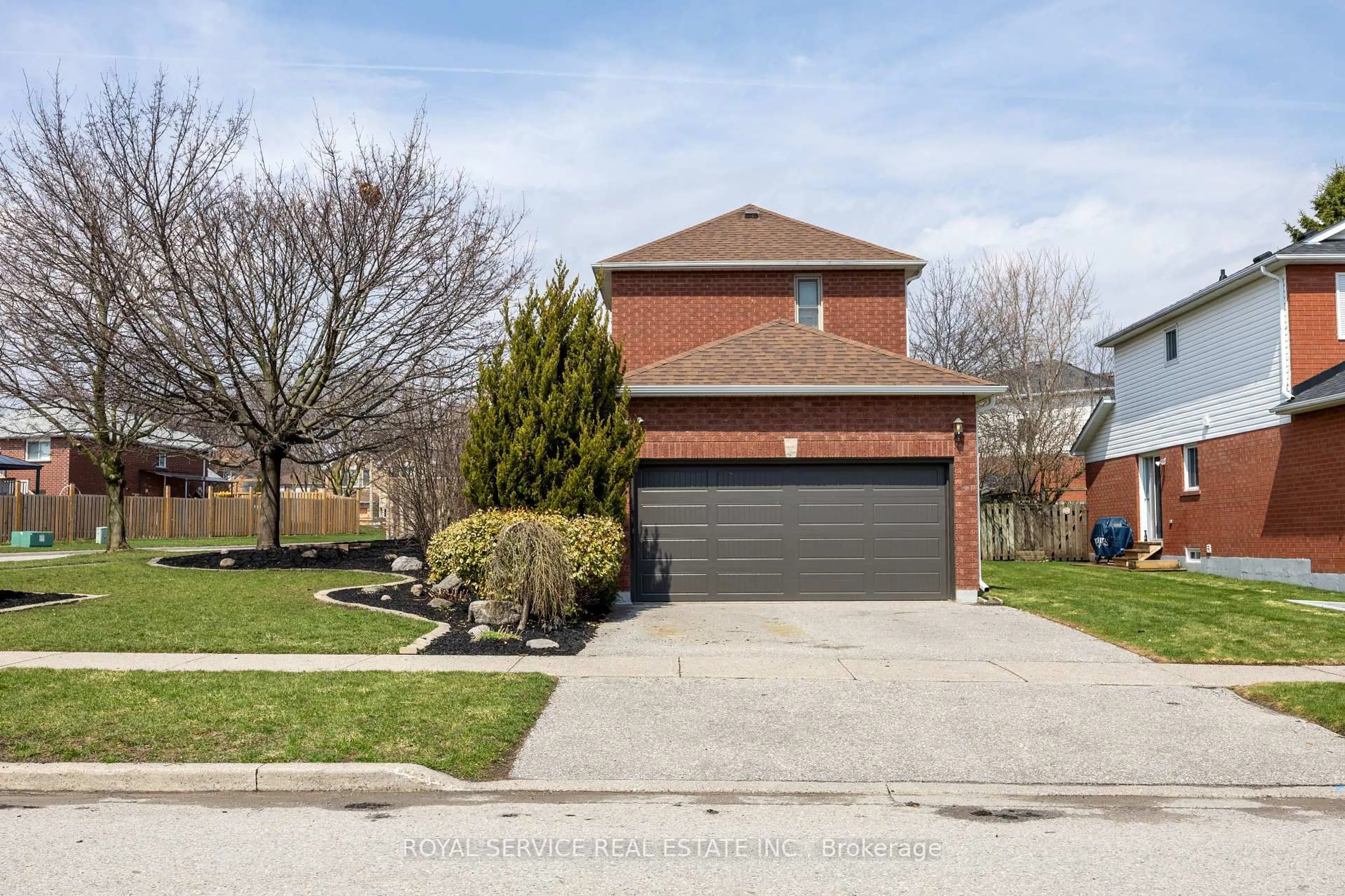 Home with brick exterior material, street for 41 Apple Blossom Blvd, Clarington Ontario L1C 4L9