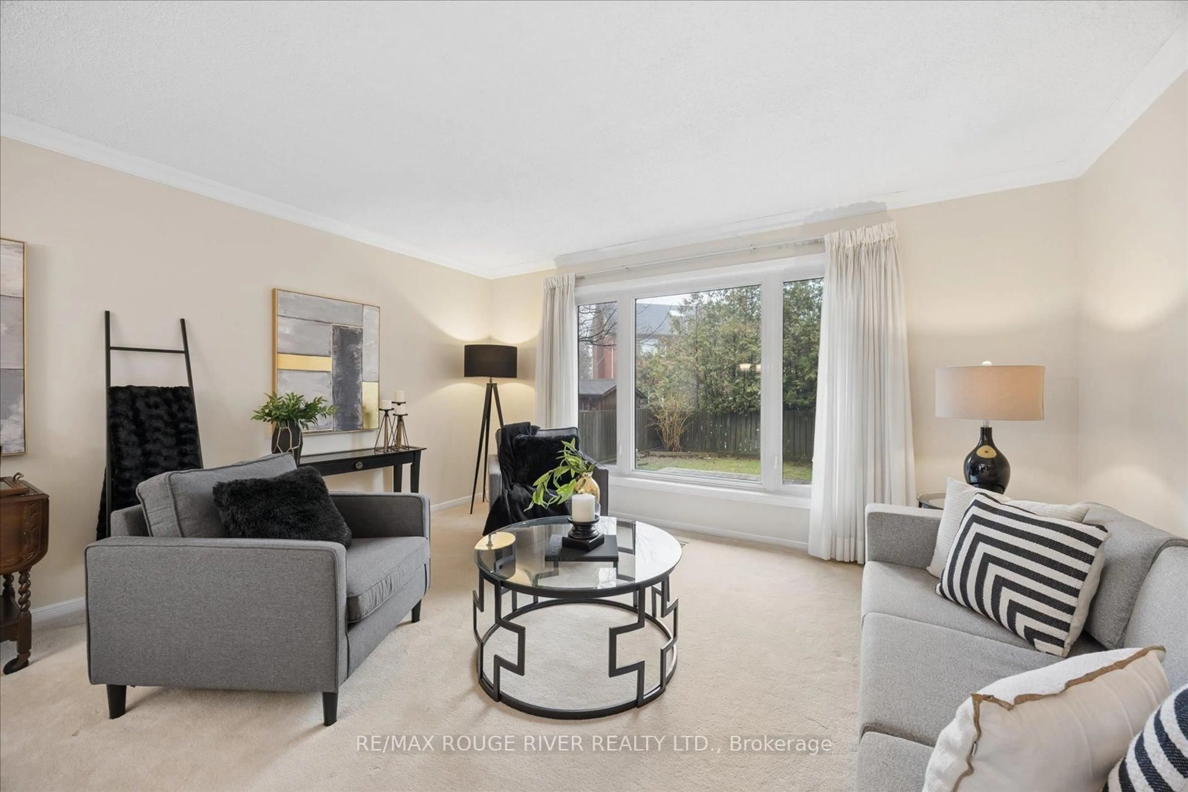 Living room with furniture, unknown for 502 Broadgreen St, Pickering Ontario L1W 3J6