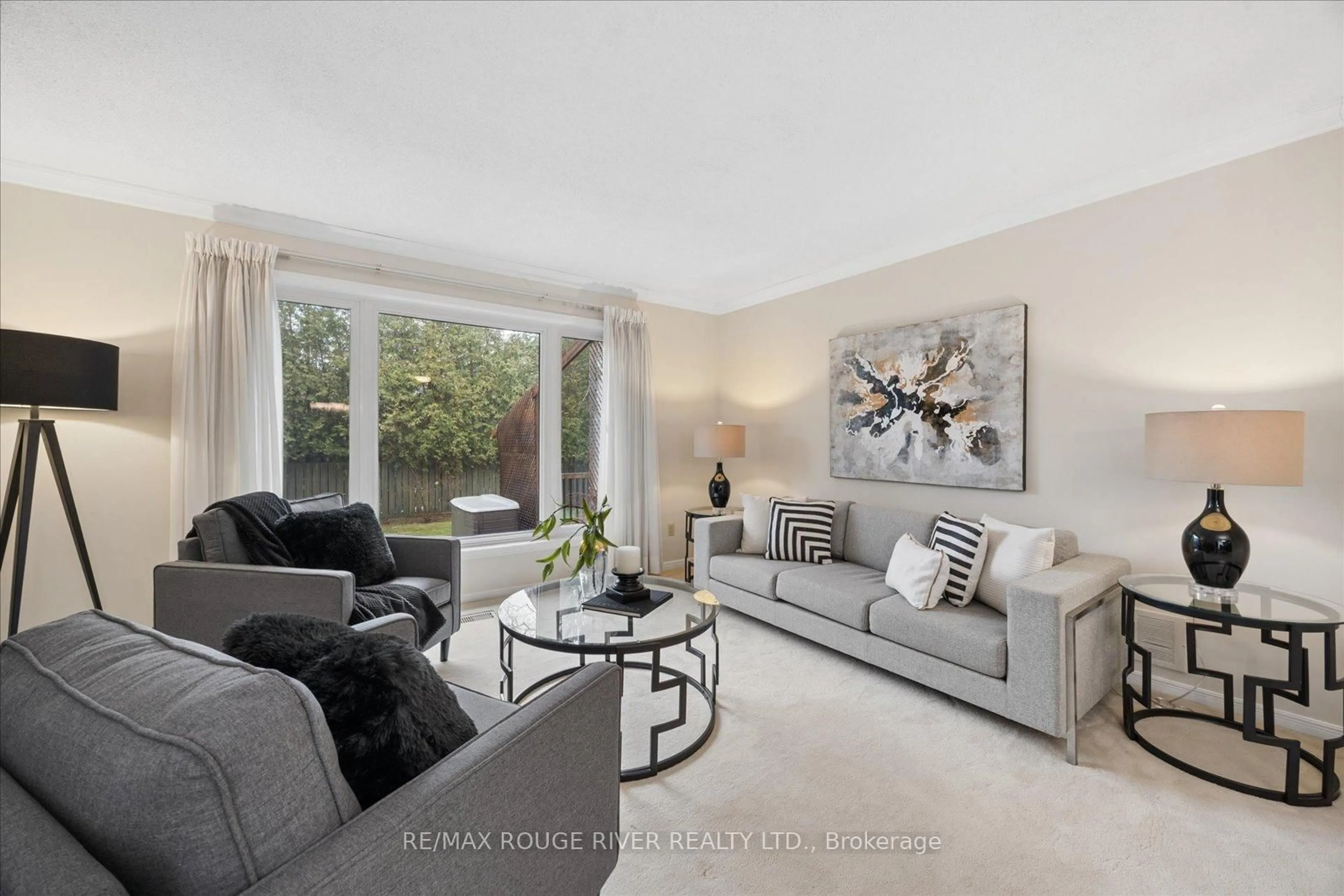 Living room with furniture, unknown for 502 Broadgreen St, Pickering Ontario L1W 3J6