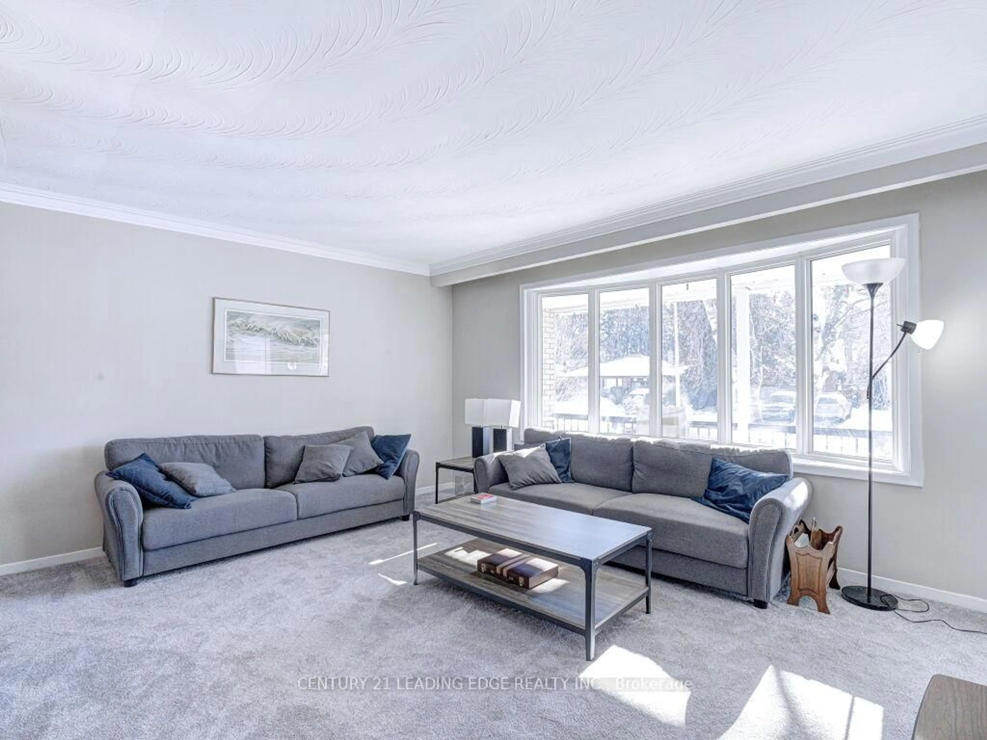 Living room with furniture, unknown for 16 Bethley Dr, Toronto Ontario M1E 3M7