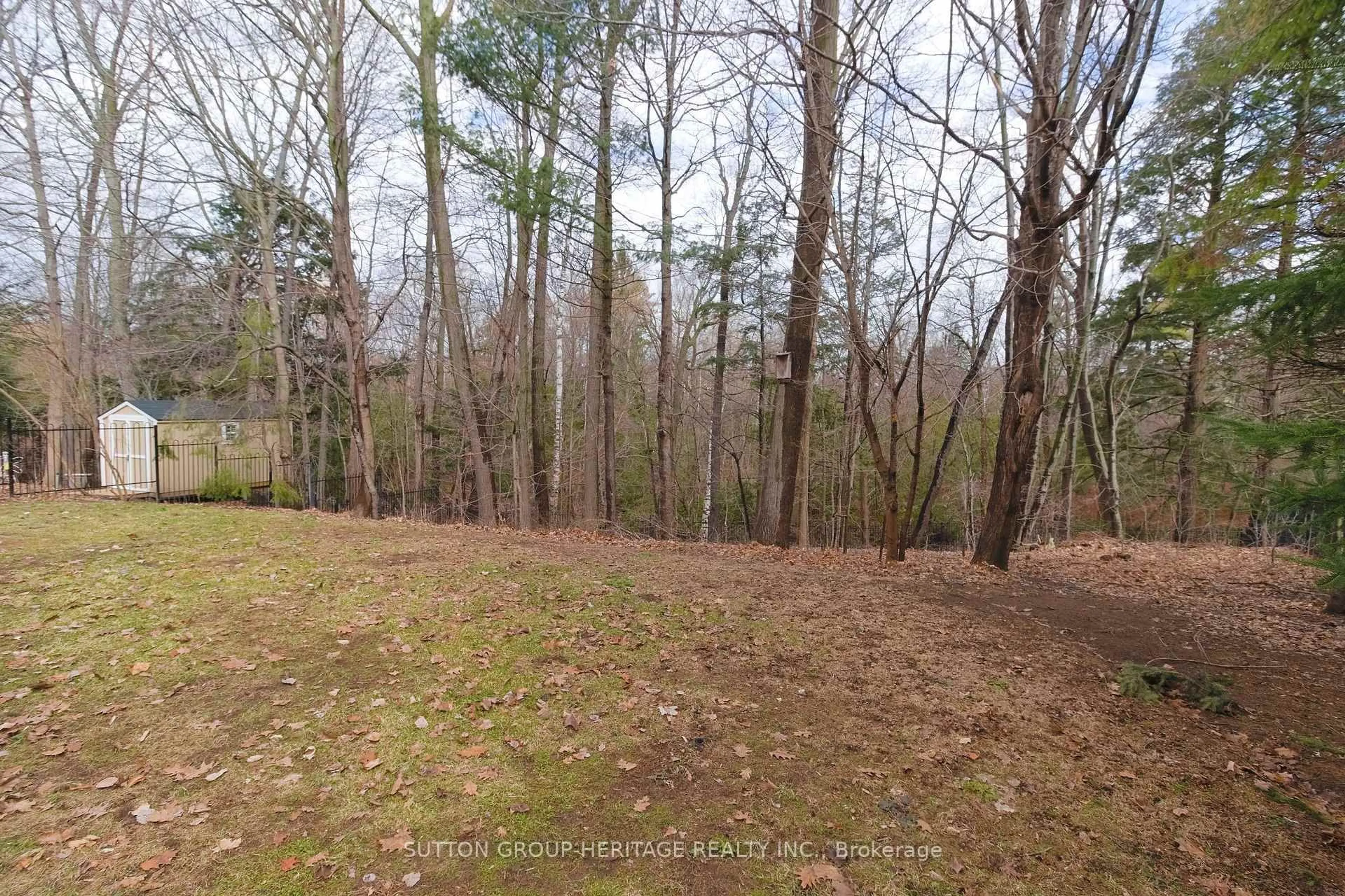 A pic from outside/outdoor area/front of a property/back of a property/a pic from drone, forest/trees view for 876 Darwin Dr, Pickering Ontario L1X 2P8