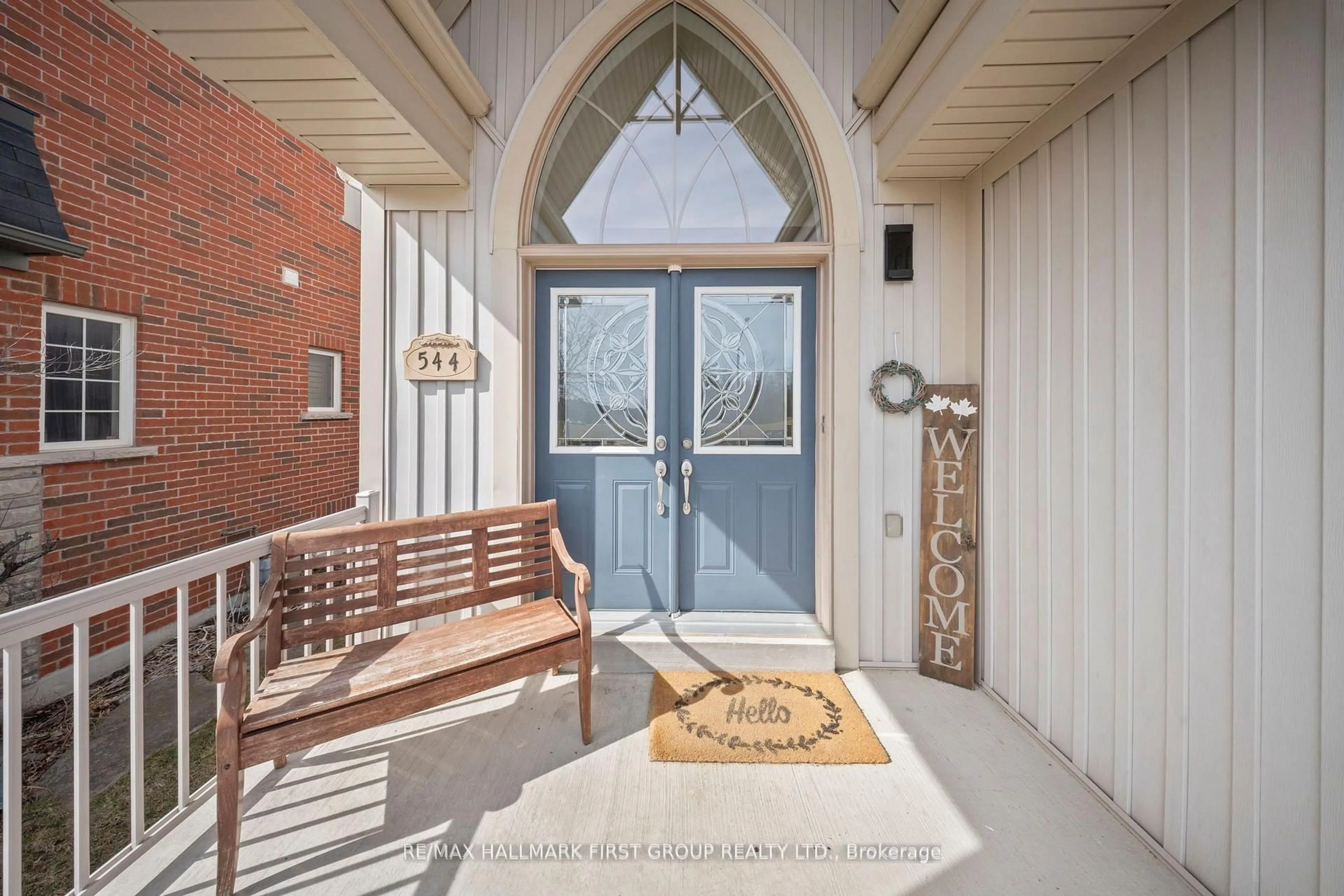 Indoor entryway for 544 George Reynolds Dr, Clarington Ontario L1E 2M1