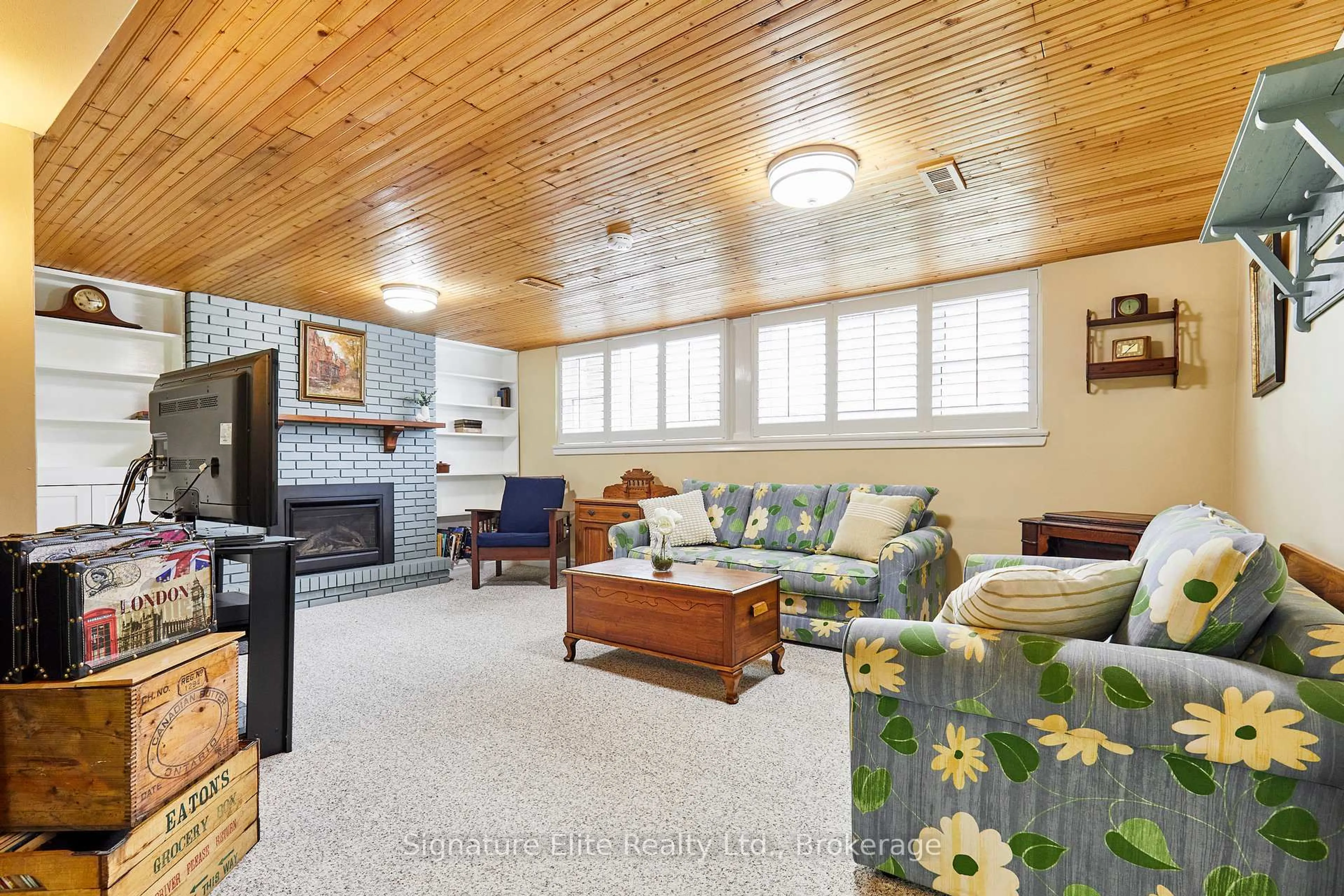 Living room with furniture, unknown for 3 Somerdale Sq, Toronto Ontario M1E 1M9