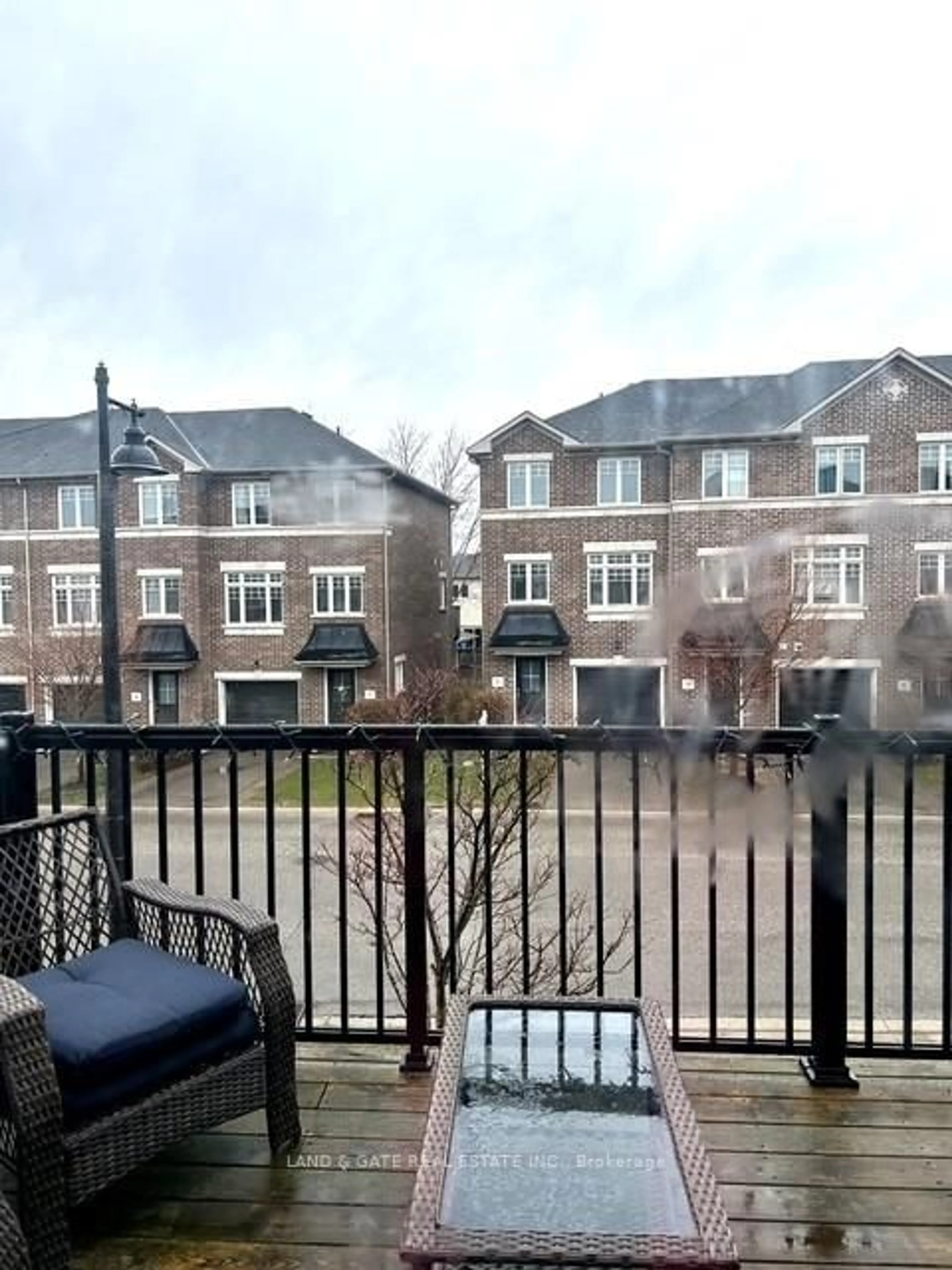 A pic from outside/outdoor area/front of a property/back of a property/a pic from drone, city buildings view from balcony for 466 Meadowglade Rd, Clarington Ontario L1E 2W8