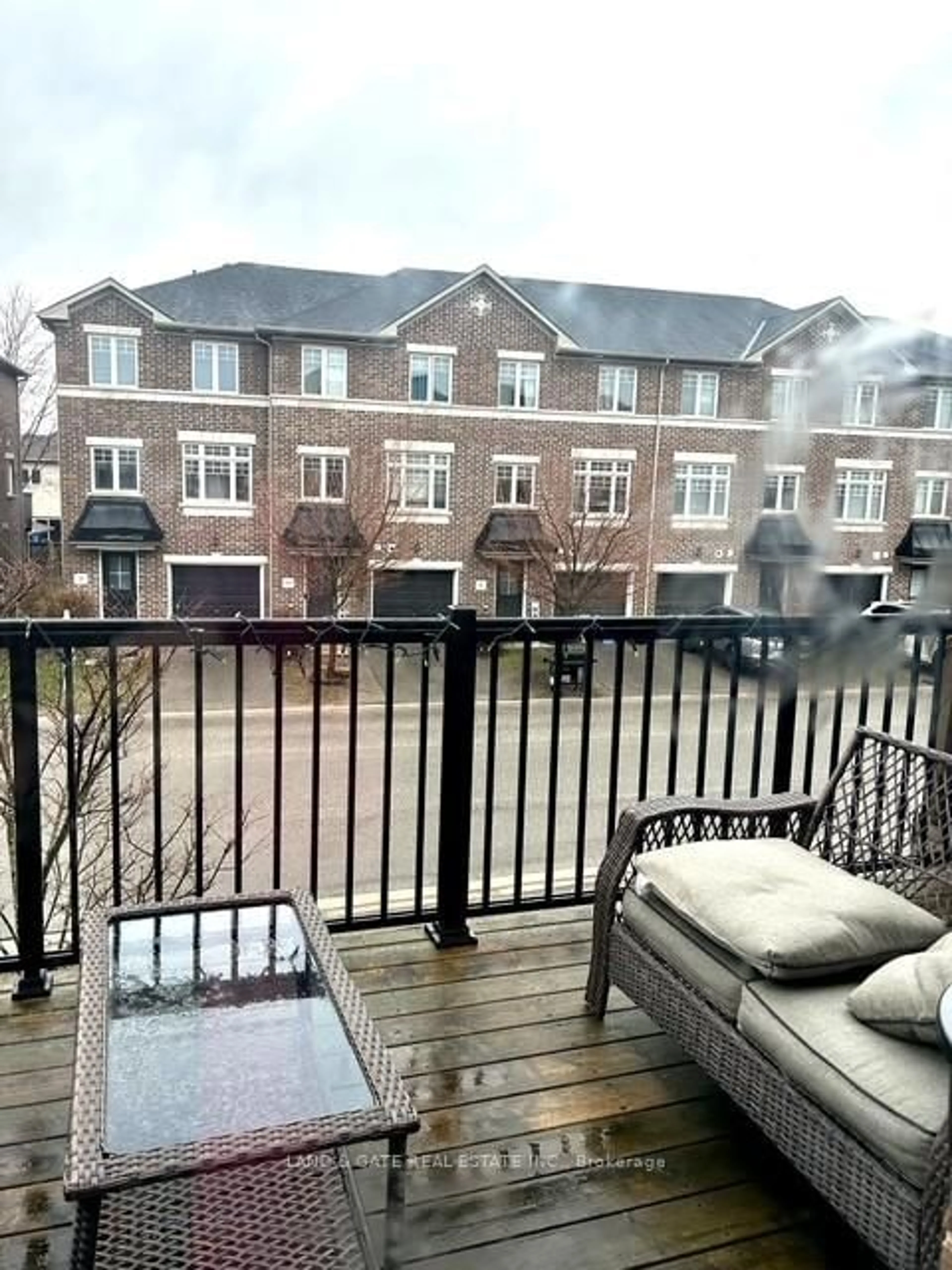 Patio, unknown for 466 Meadowglade Rd, Clarington Ontario L1E 2W8