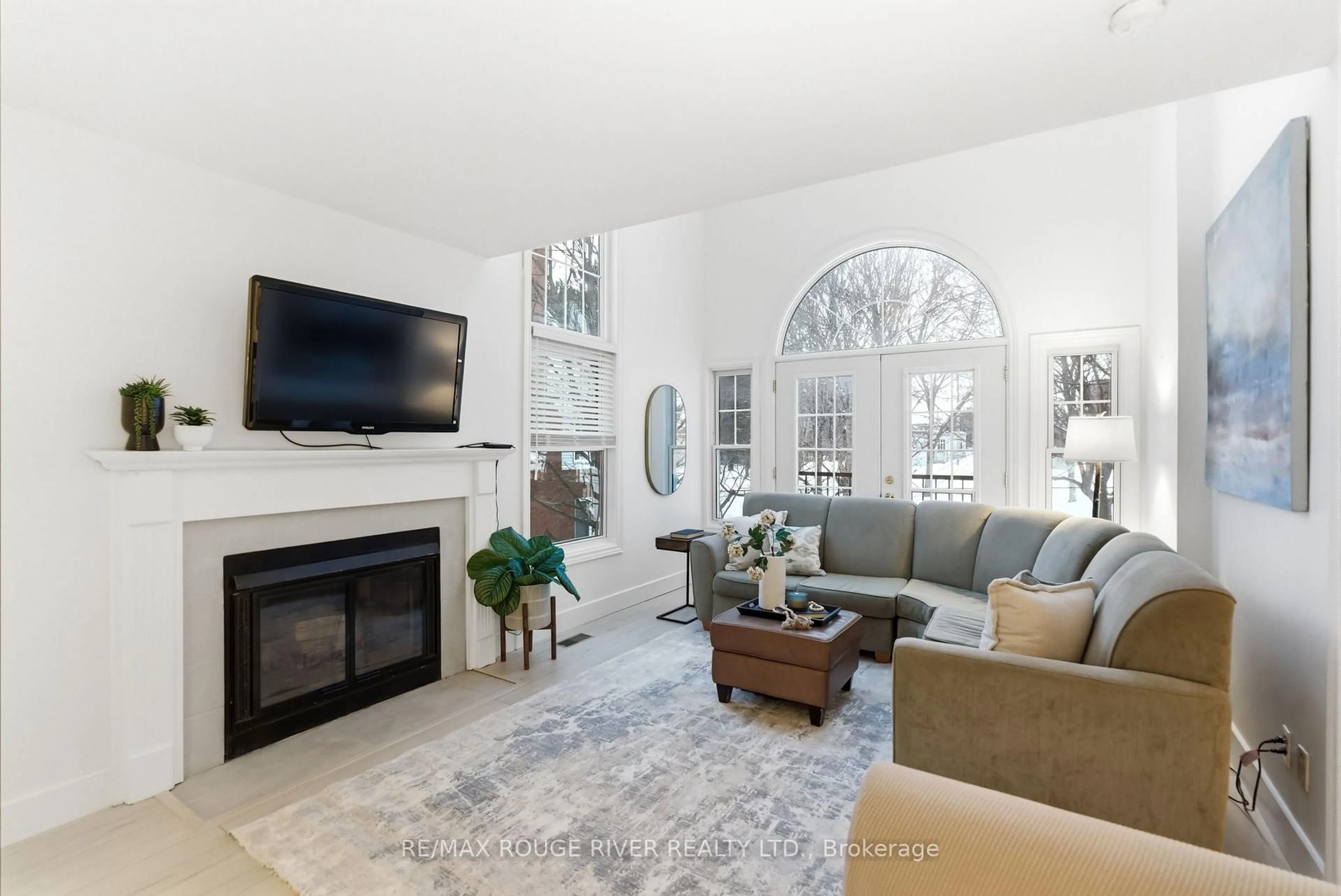 Living room with furniture, unknown for 1665 Nash Rd #E2, Clarington Ontario L1E 1S8