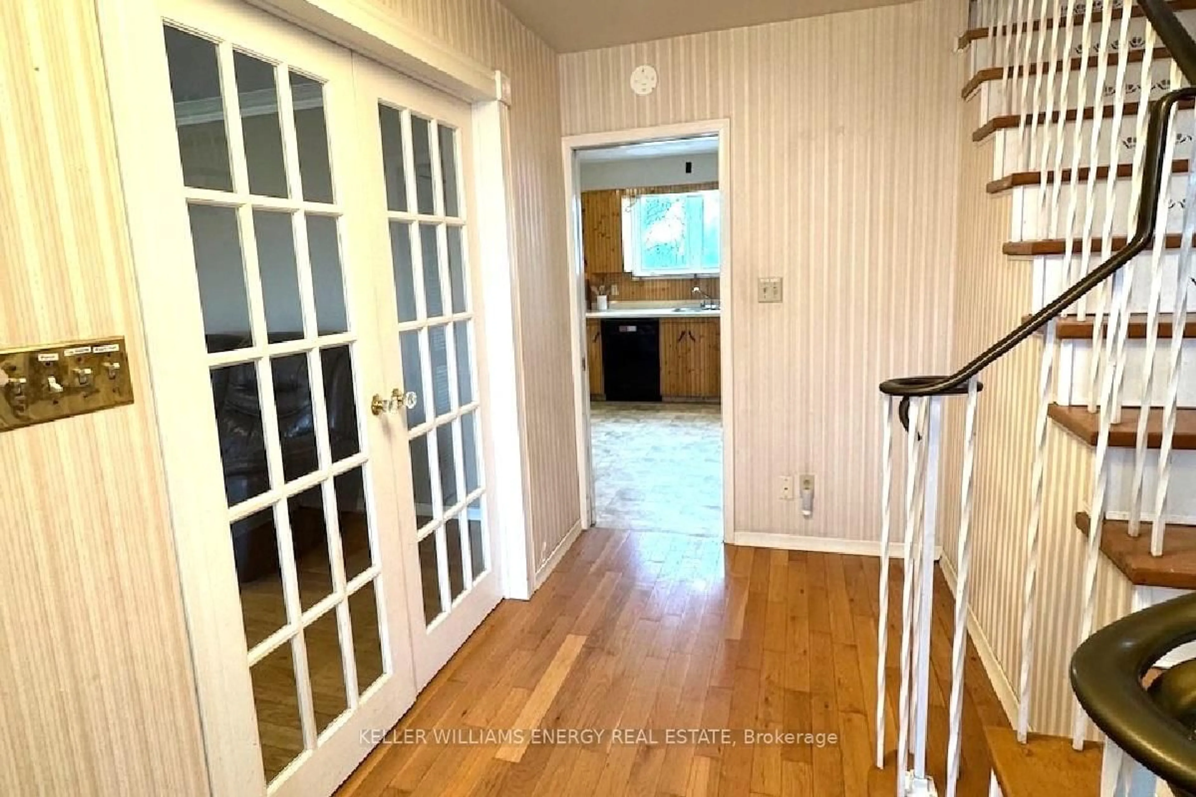 Indoor entryway for 3440 7A Highway, Scugog Ontario L0B 1L0
