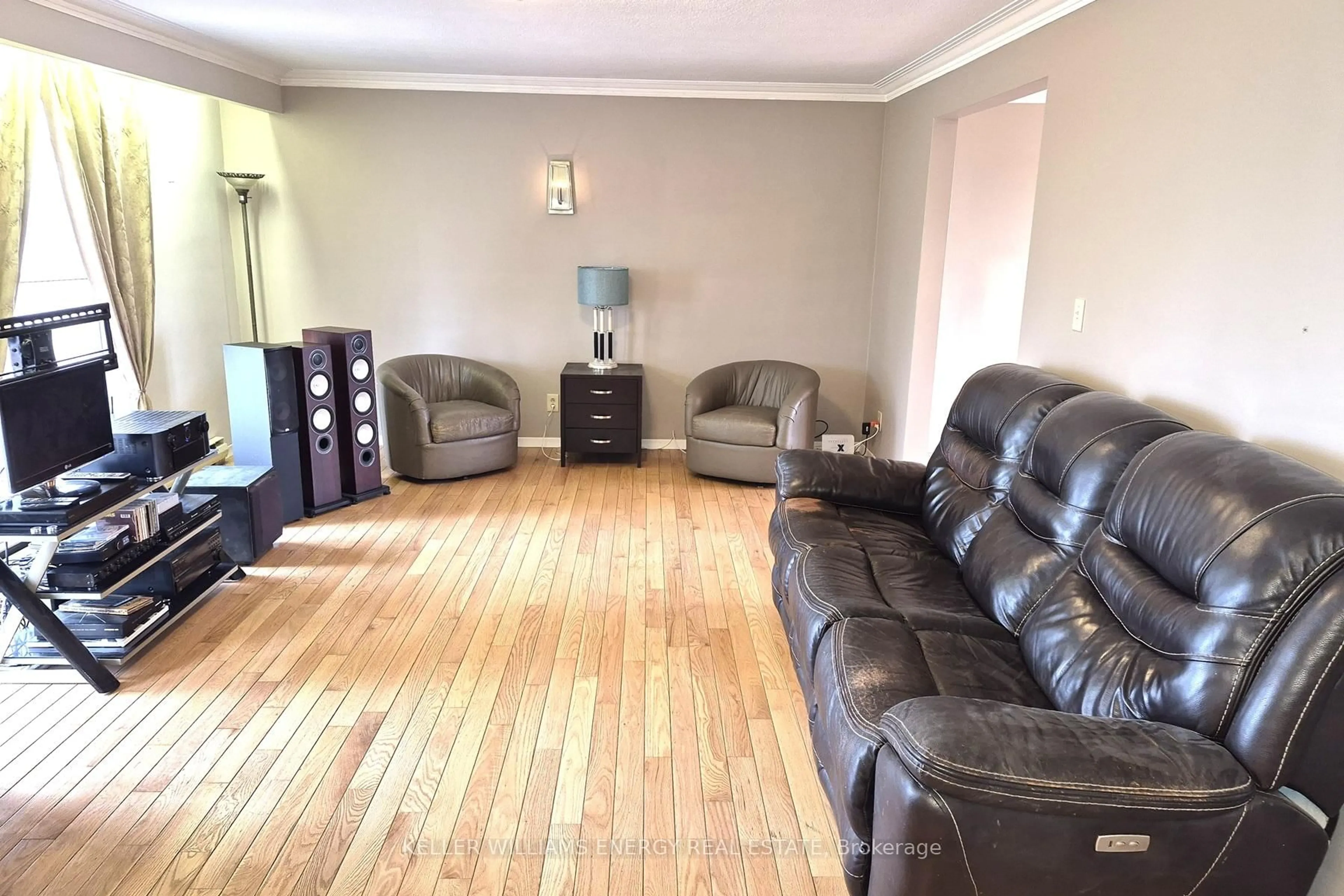 Living room with furniture, unknown for 3440 7A Highway, Scugog Ontario L0B 1L0