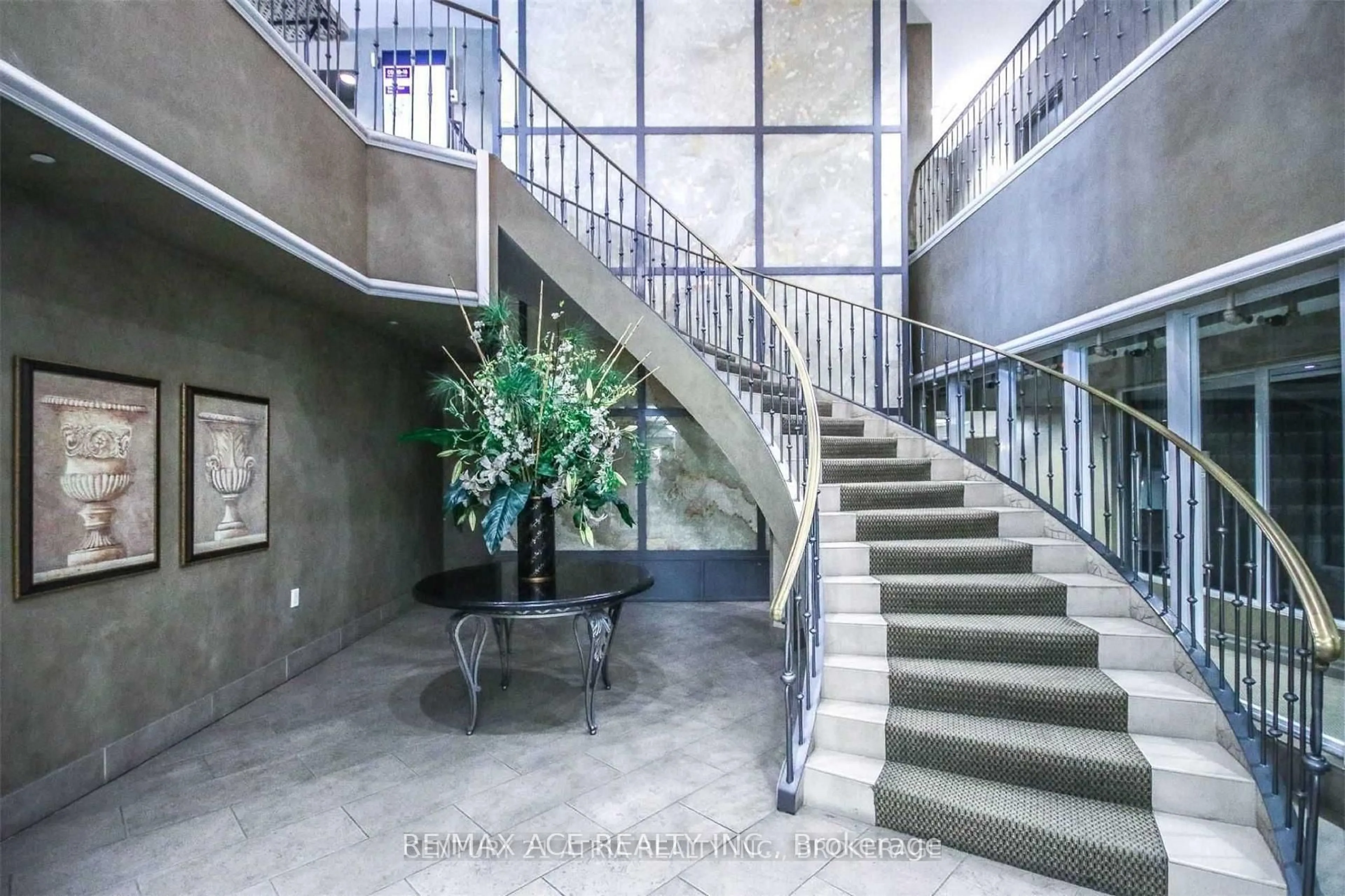 Indoor foyer for 61 Town Centre Crt #210, Toronto Ontario M1P 5C5