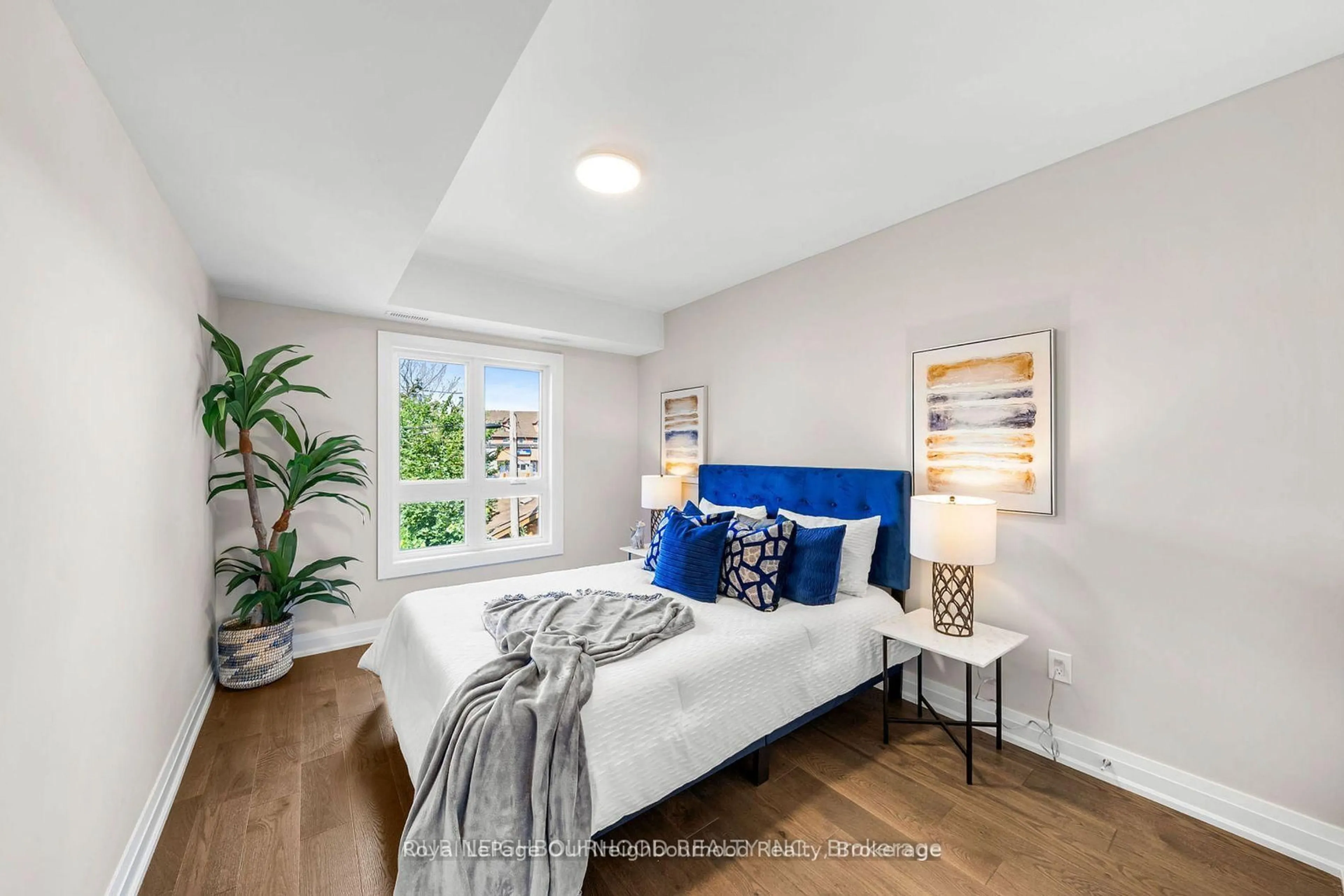 Bedroom with bed, unknown for 150 Celina St, Oshawa Ontario L1H 4N5