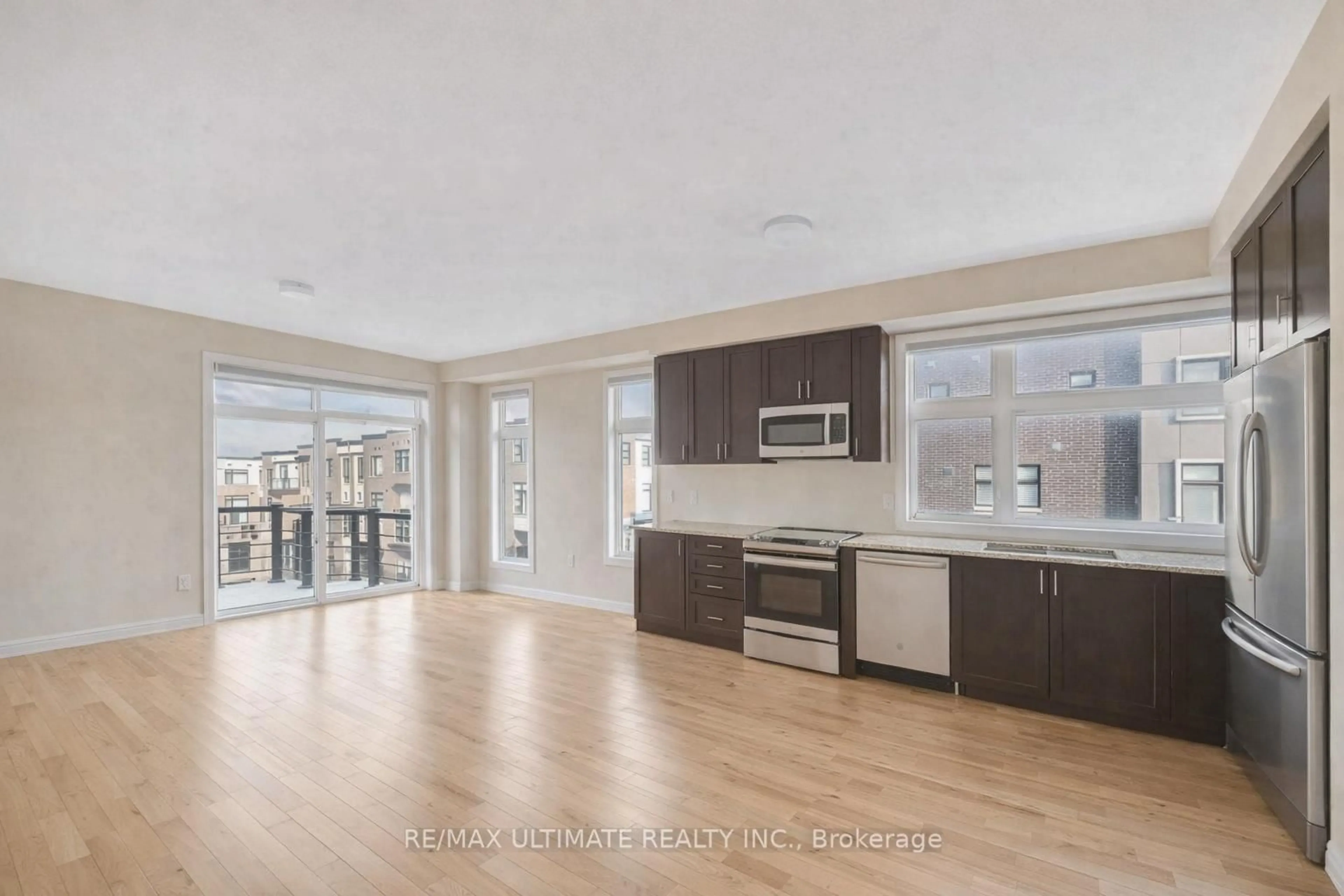 Open concept kitchen, unknown for 2632 Castlegate Crossing Dr, Pickering Ontario L1X 0H6