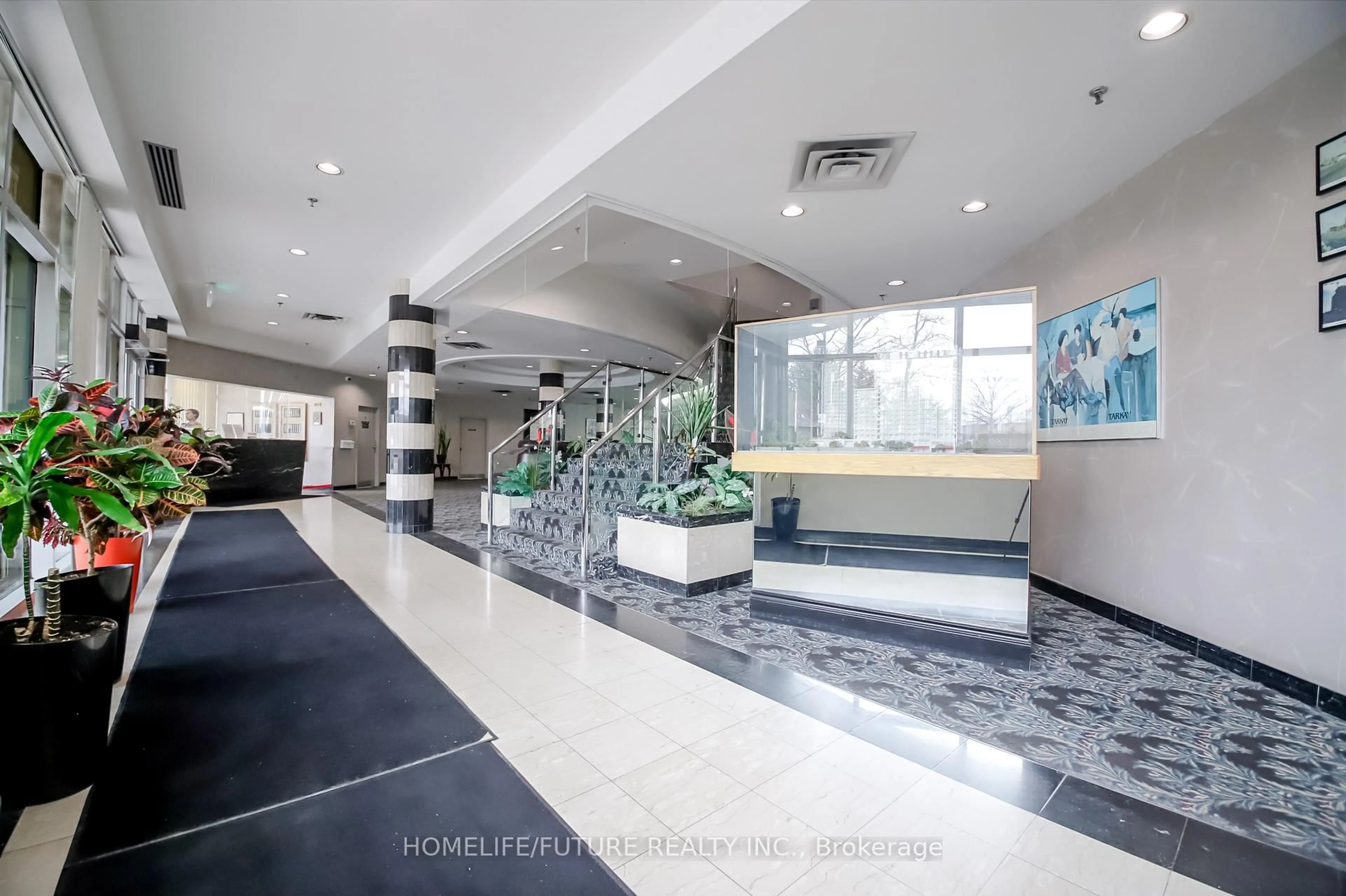 Lobby for 2550 Lawrence Ave #816, Toronto Ontario M1P 4Z3