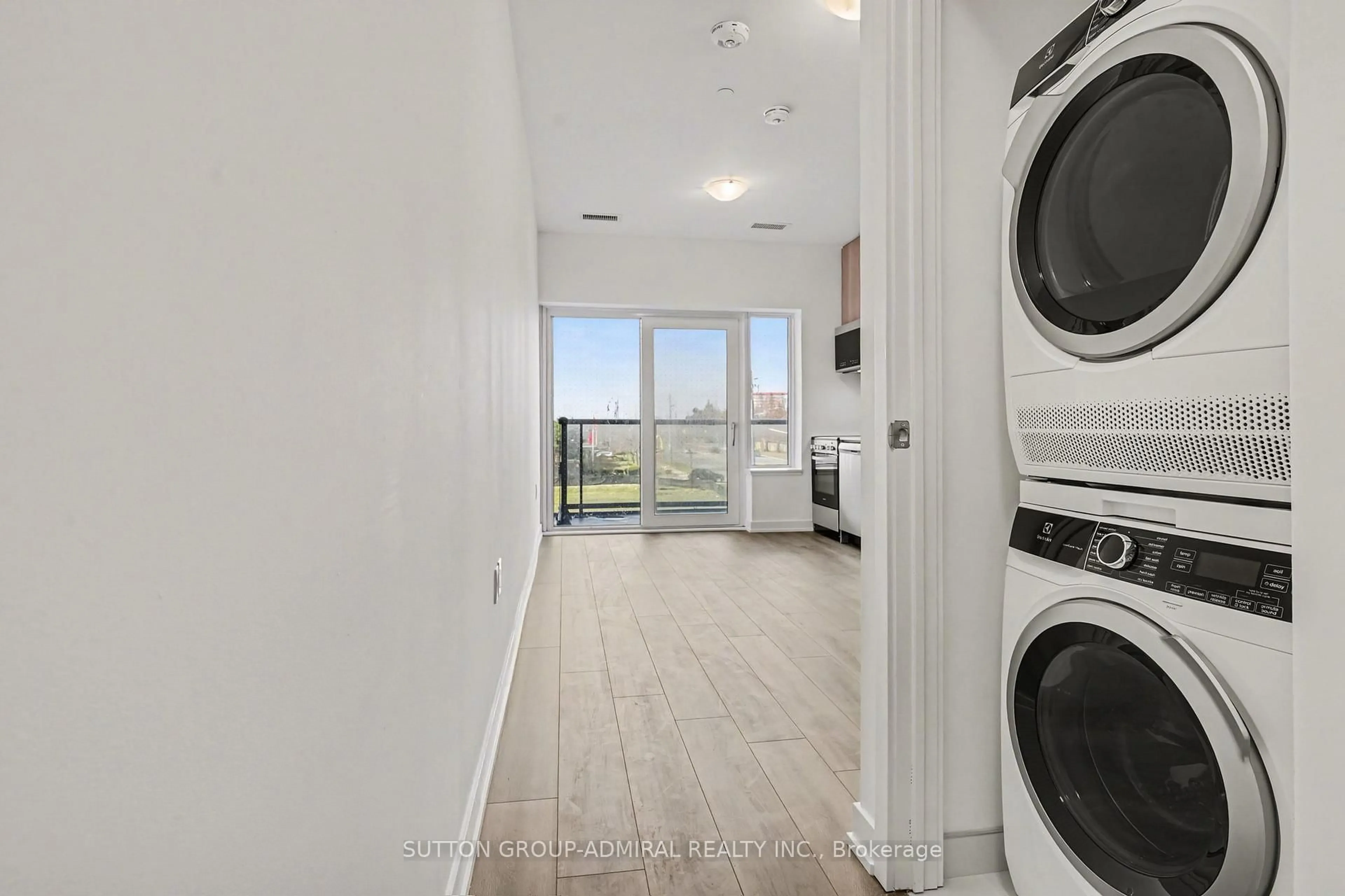 Laundry room for 7437 Kingston Rd #303, Toronto Ontario M1B 0E9