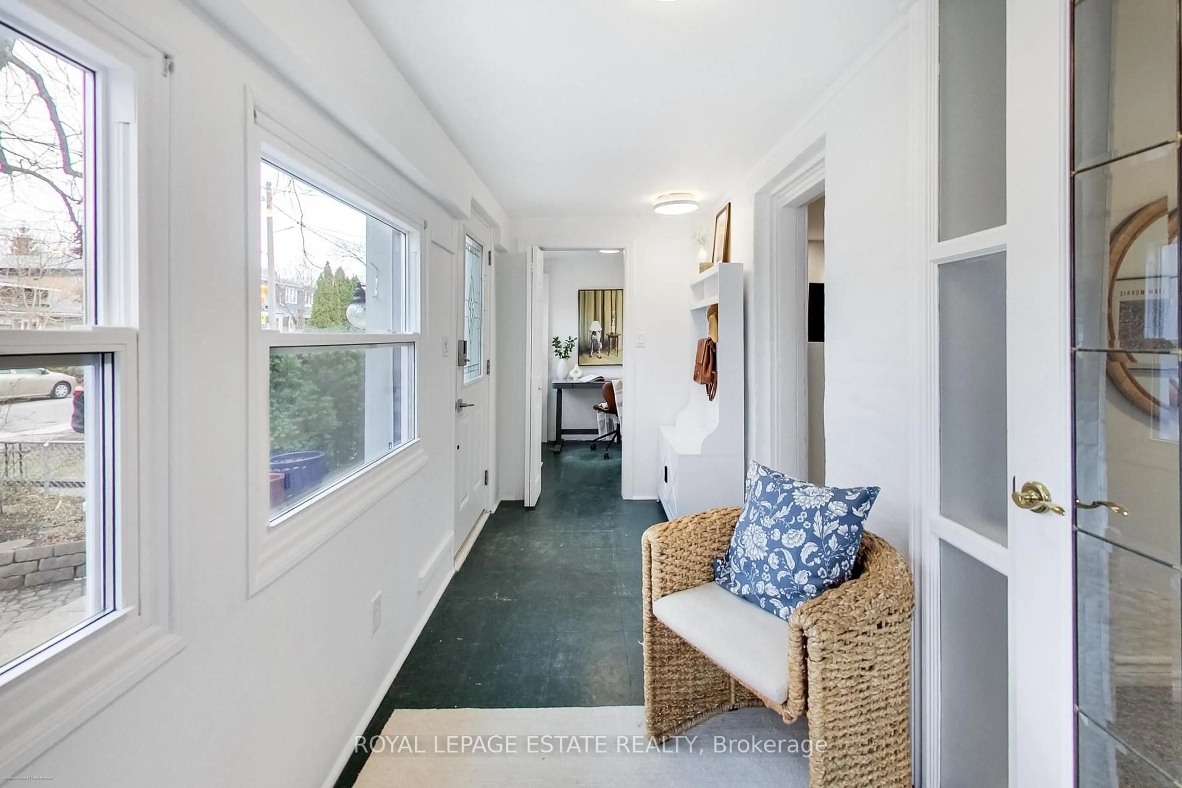 Indoor entryway for 116 Hannaford St, Toronto Ontario M4E 3H1