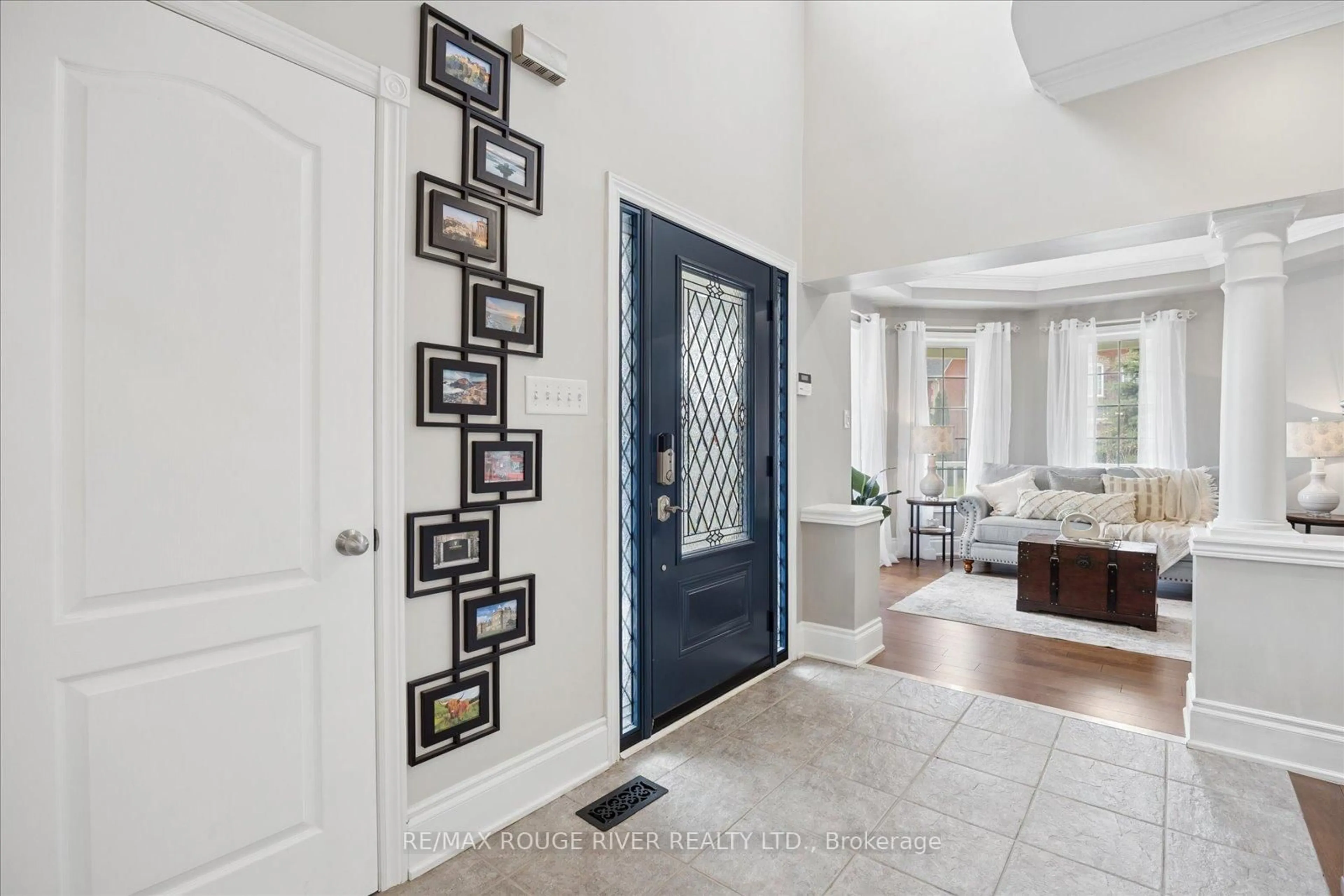 Indoor entryway for 9 Elder Cres, Whitby Ontario L1M 2H5