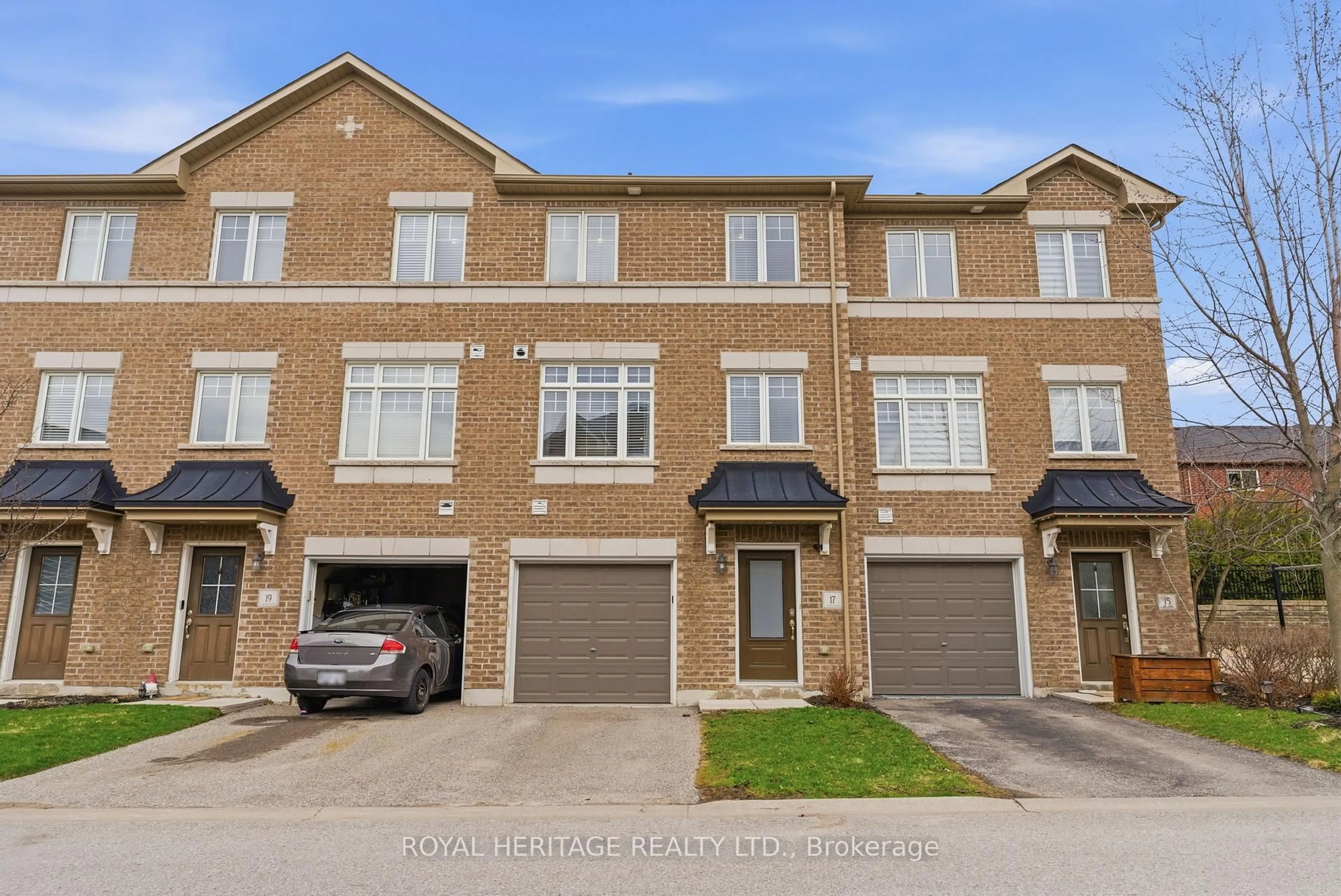 A pic from outside/outdoor area/front of a property/back of a property/a pic from drone, street for 17 Ken Bromley Lane, Clarington Ontario L1C 0S4