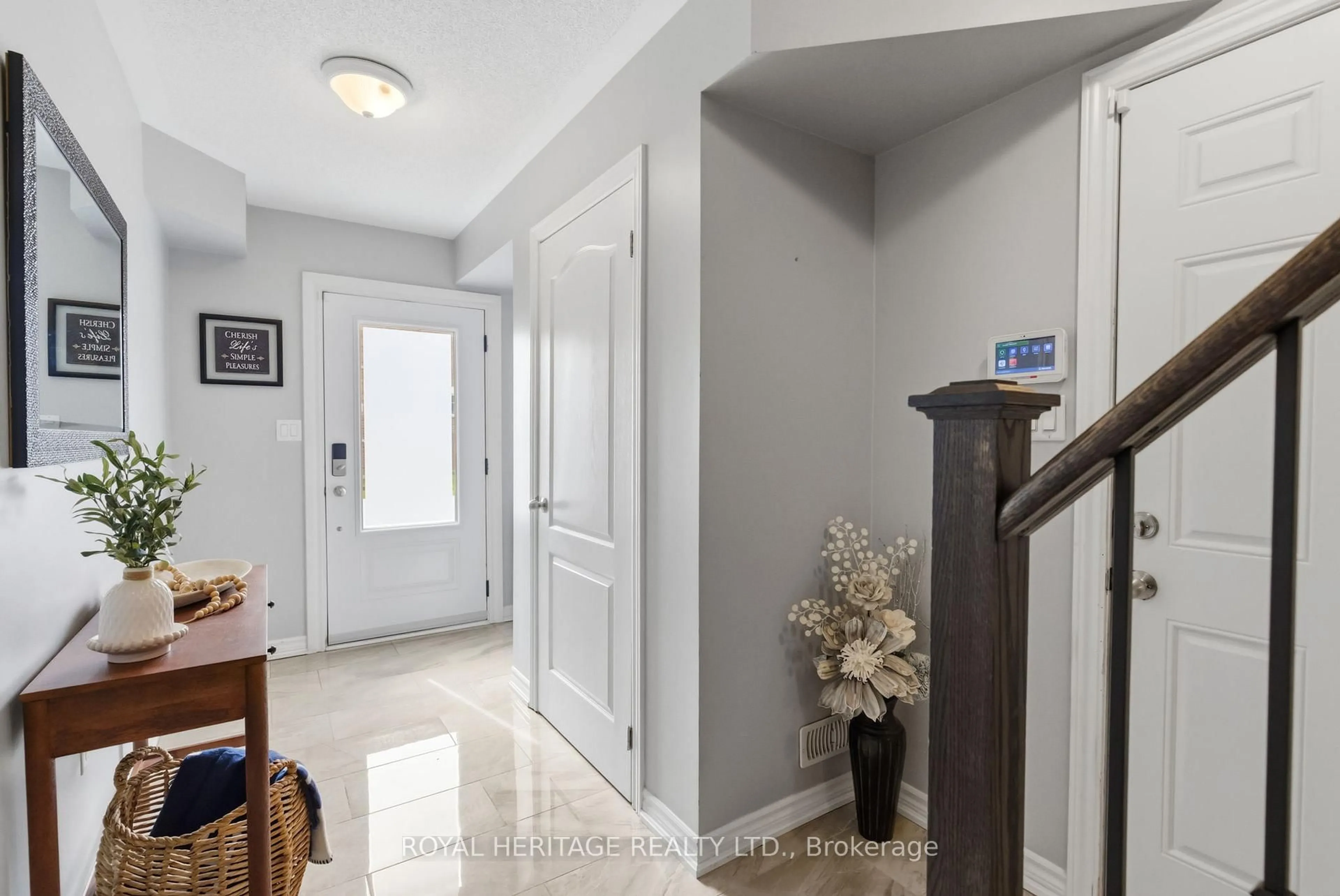 Indoor entryway for 17 Ken Bromley Lane, Clarington Ontario L1C 0S4