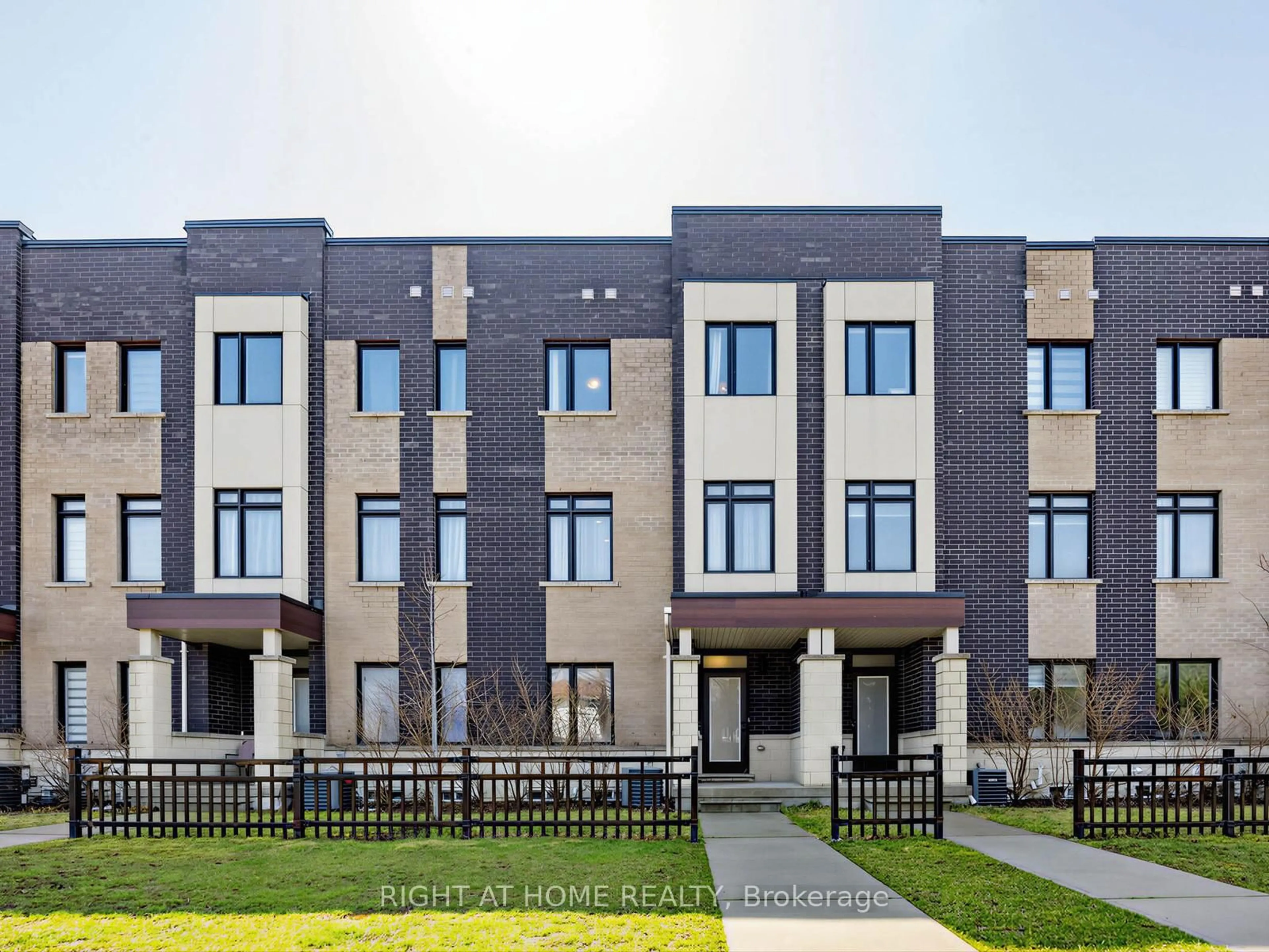 Unknown for 998 Kicking Horse Path, Oshawa Ontario L1J 0B4