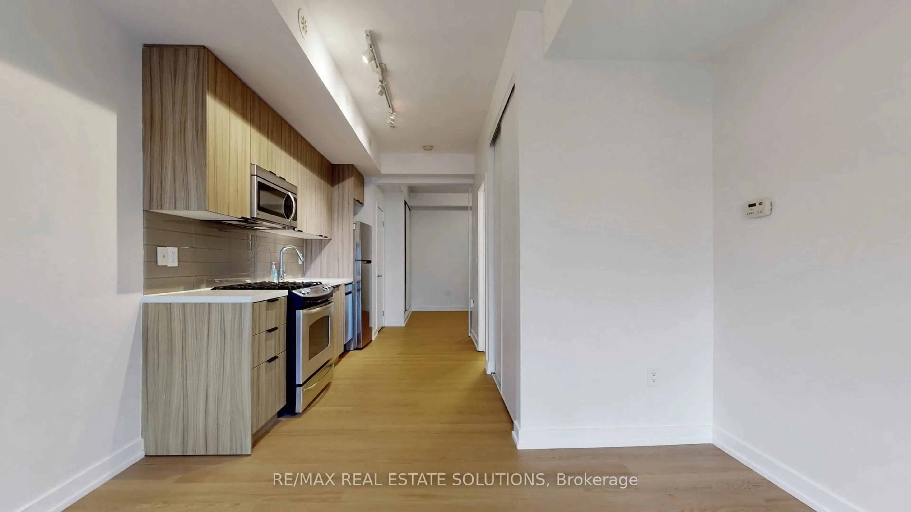 Standard kitchen, unknown for 140 Broadview Ave #59, Toronto Ontario M4M 0A8