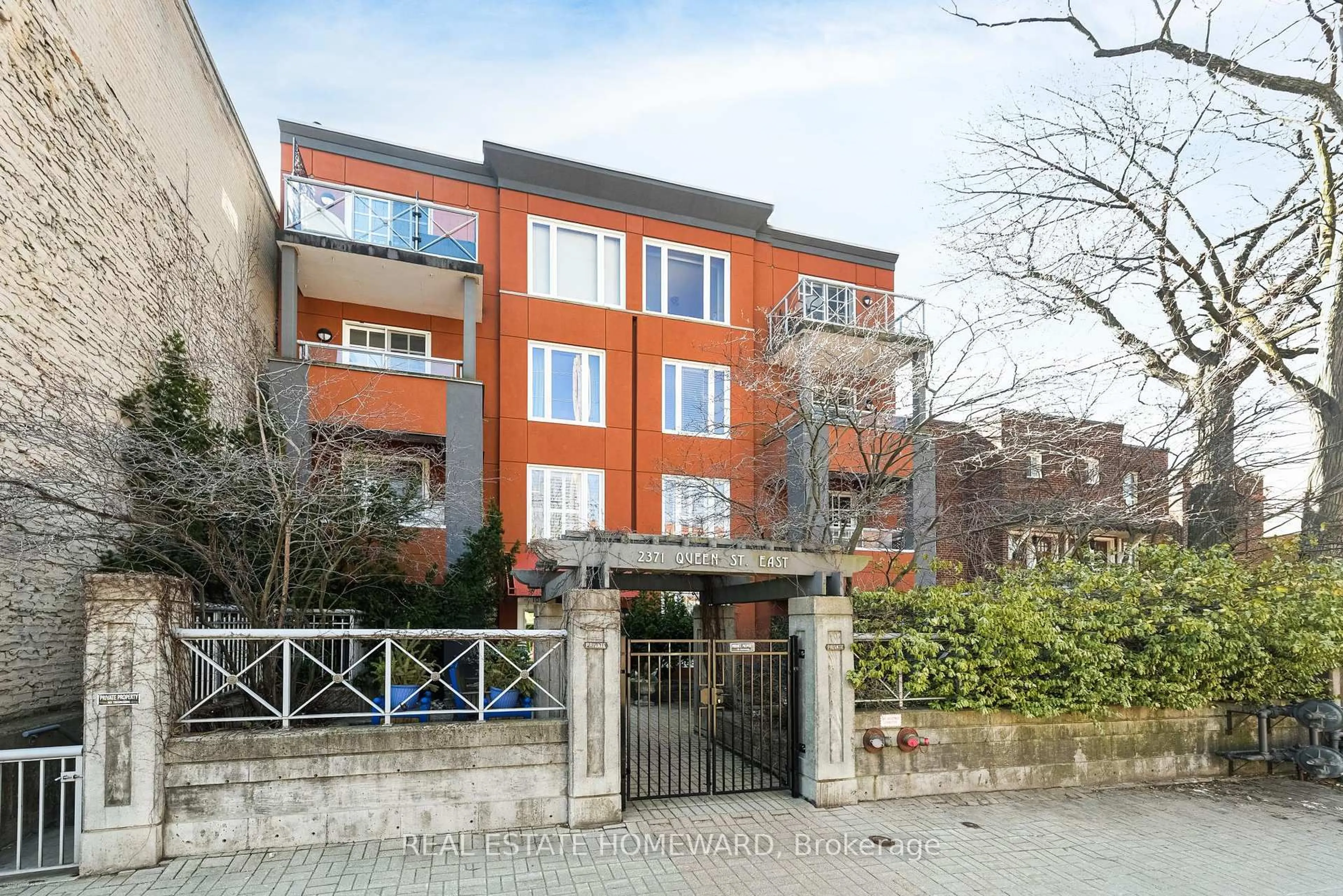 Unknown for 2371 Queen St #101, Toronto Ontario M4E 1H2