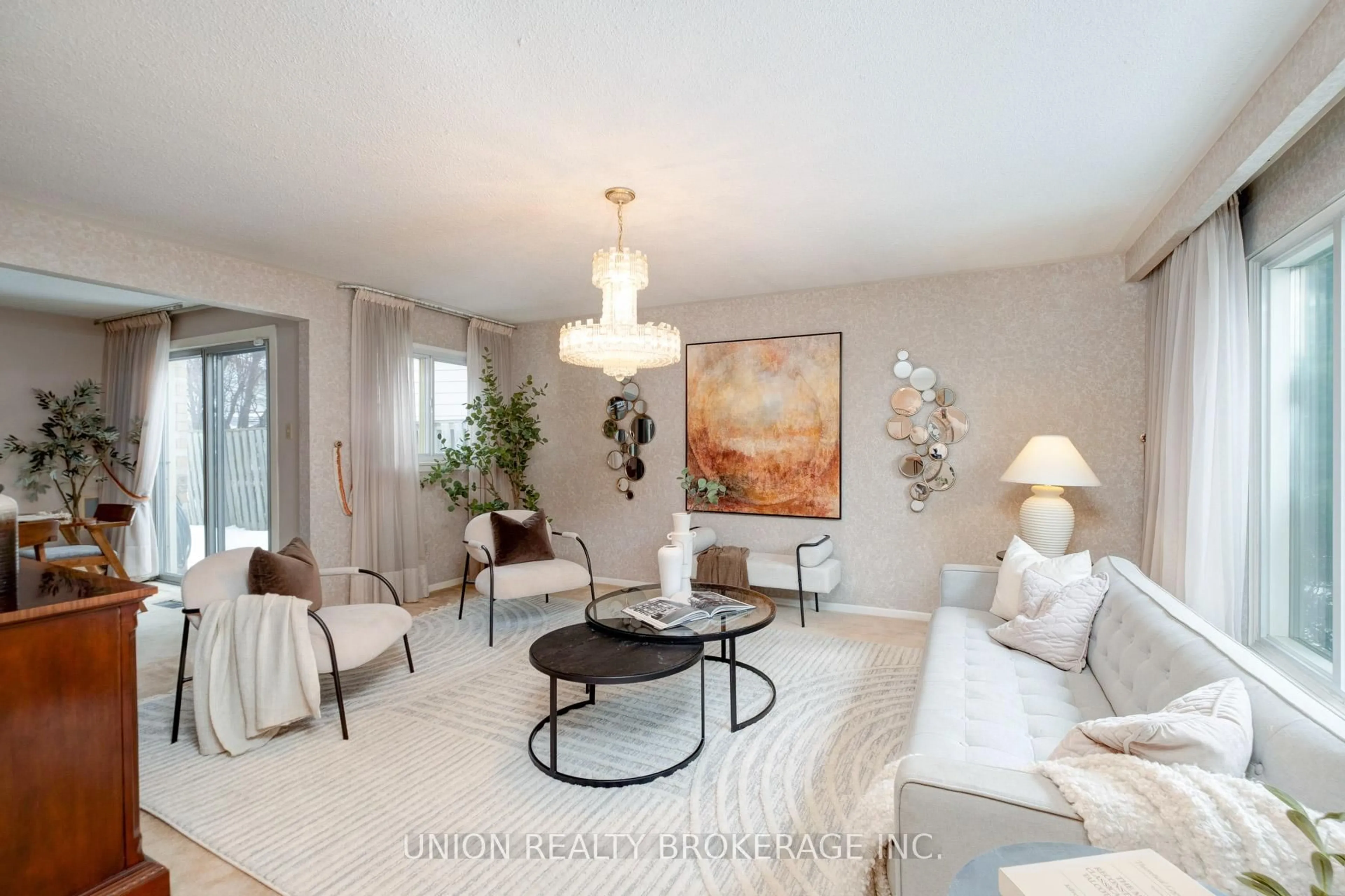 Living room with furniture, ceramic/tile floor for 62 Ardgowan Cres, Toronto Ontario M1V 1B3