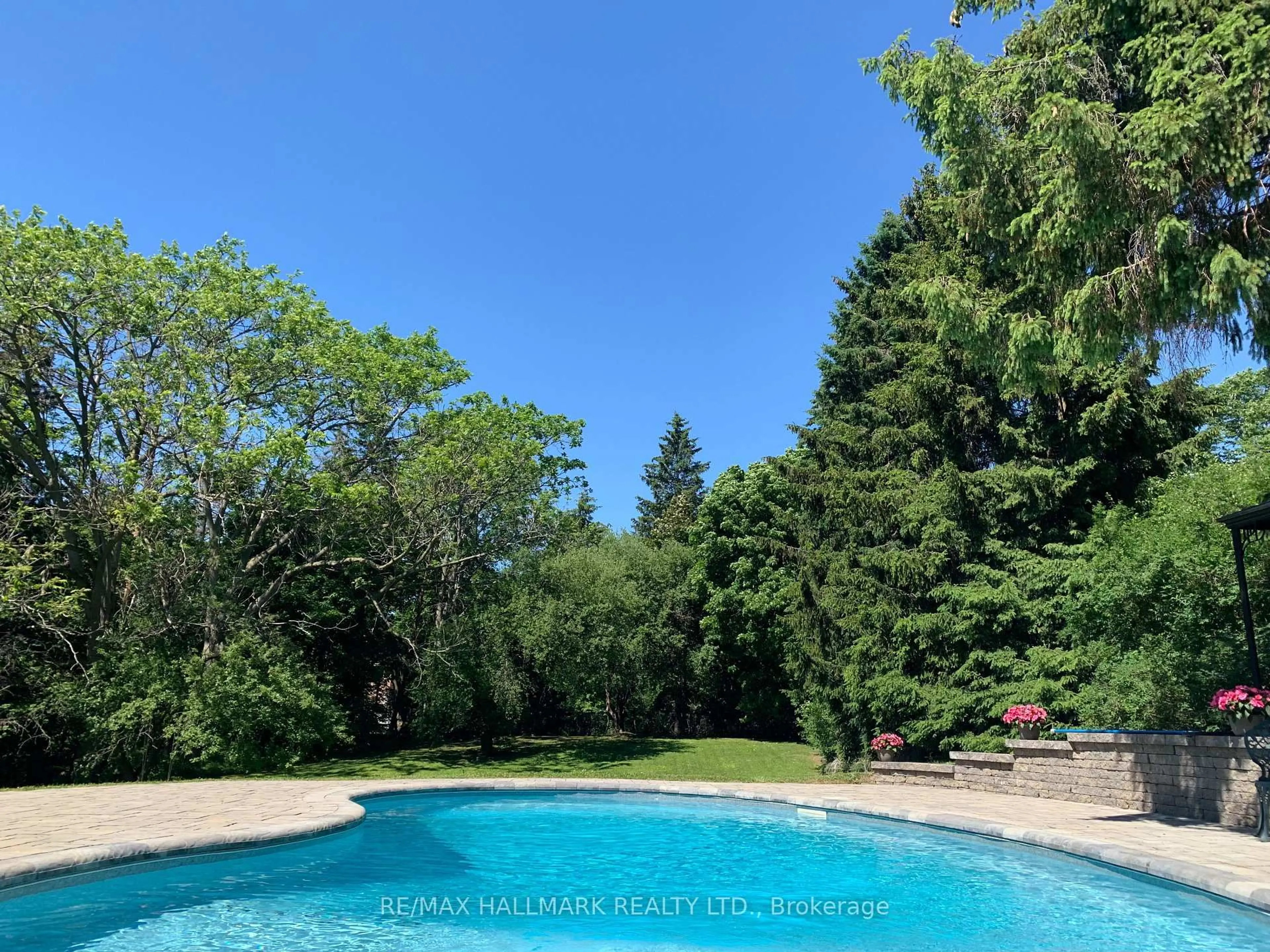 A pic from outside/outdoor area/front of a property/back of a property/a pic from drone, water/lake/river/ocean view for 1382 Rougemount Dr, Pickering Ontario L1V 1N1