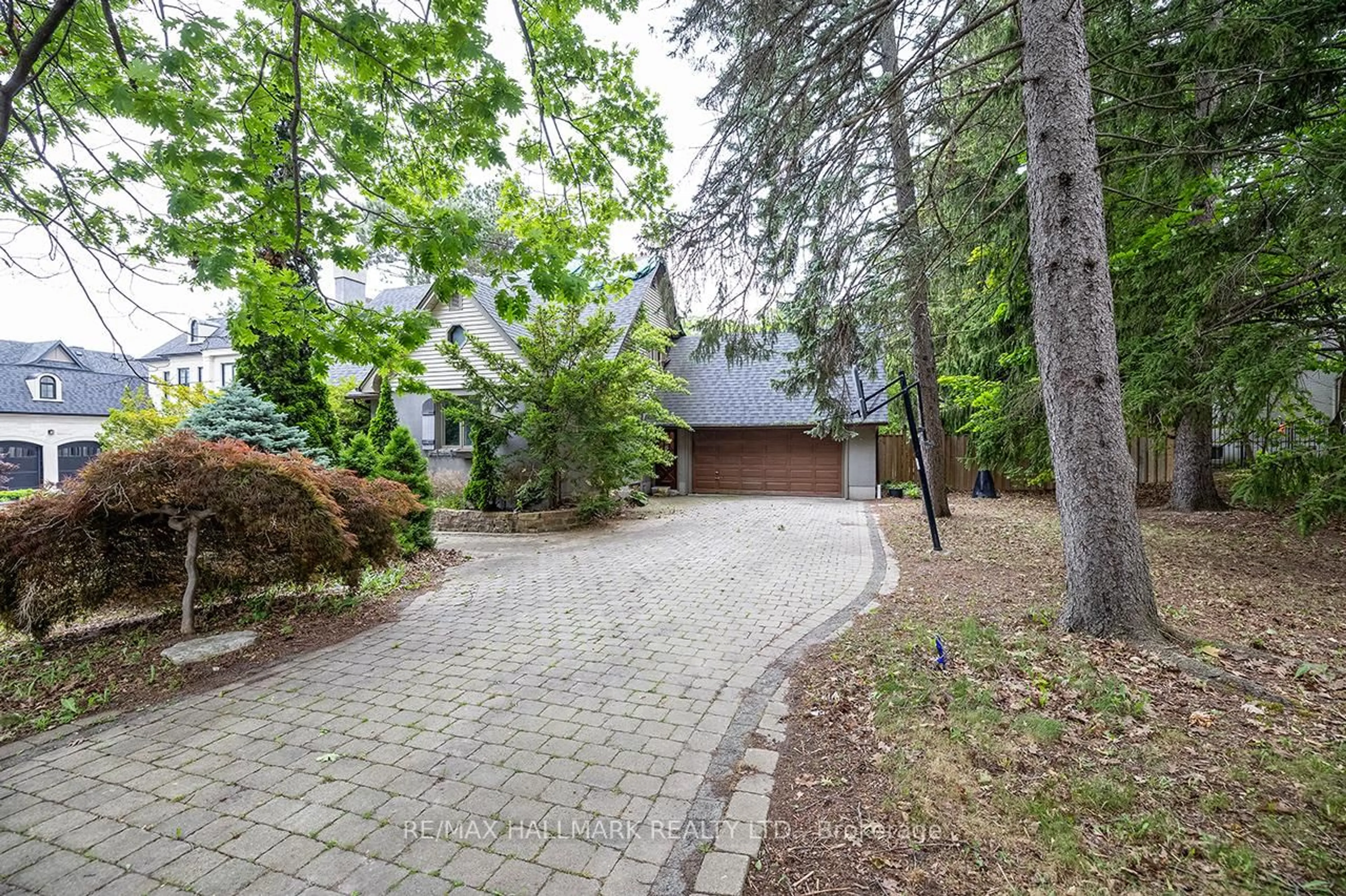 Patio, street for 1382 Rougemount Dr, Pickering Ontario L1V 1N1