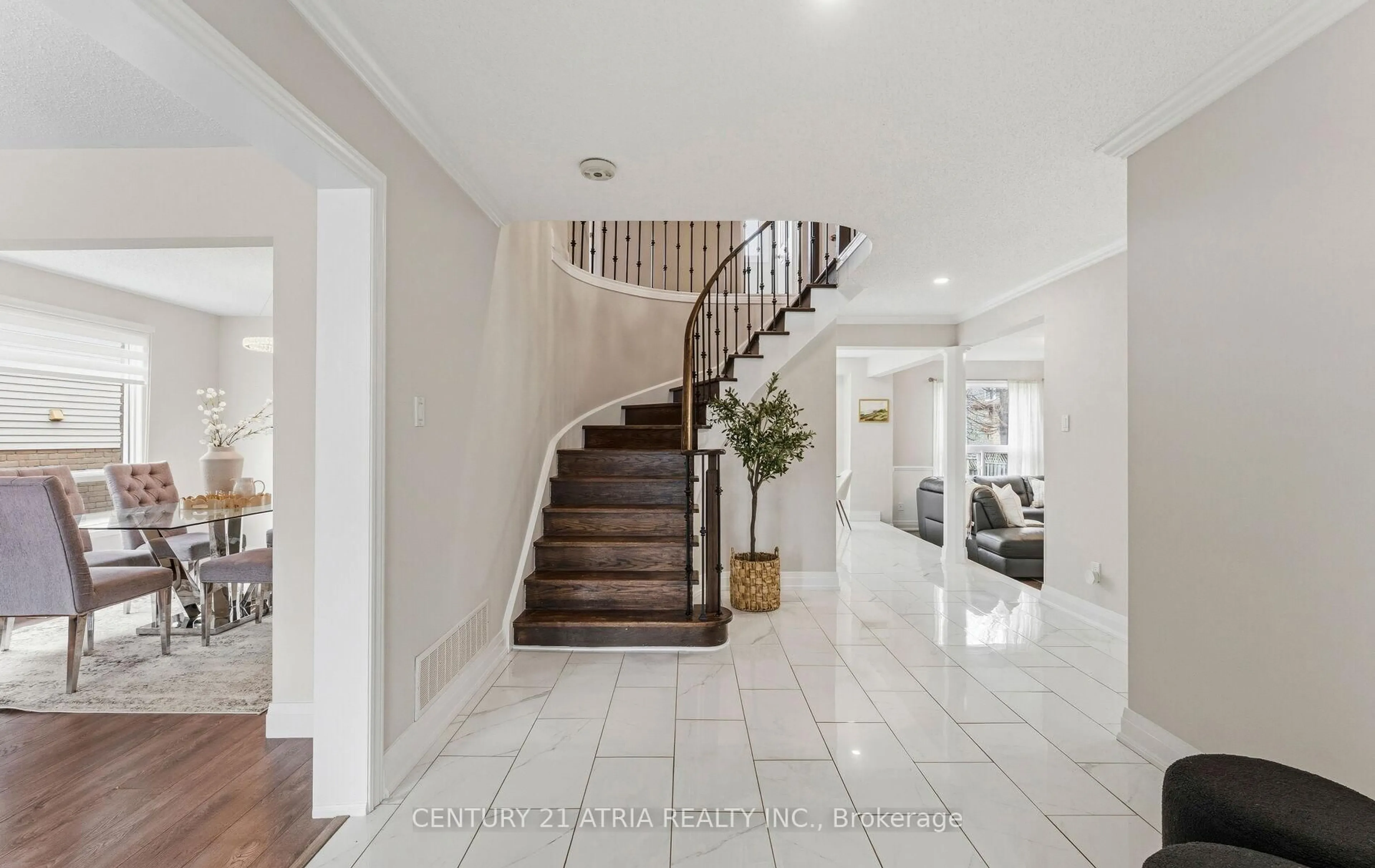 Unknown for 18 Elmeroy Crt, Whitby Ontario L1N 8A4