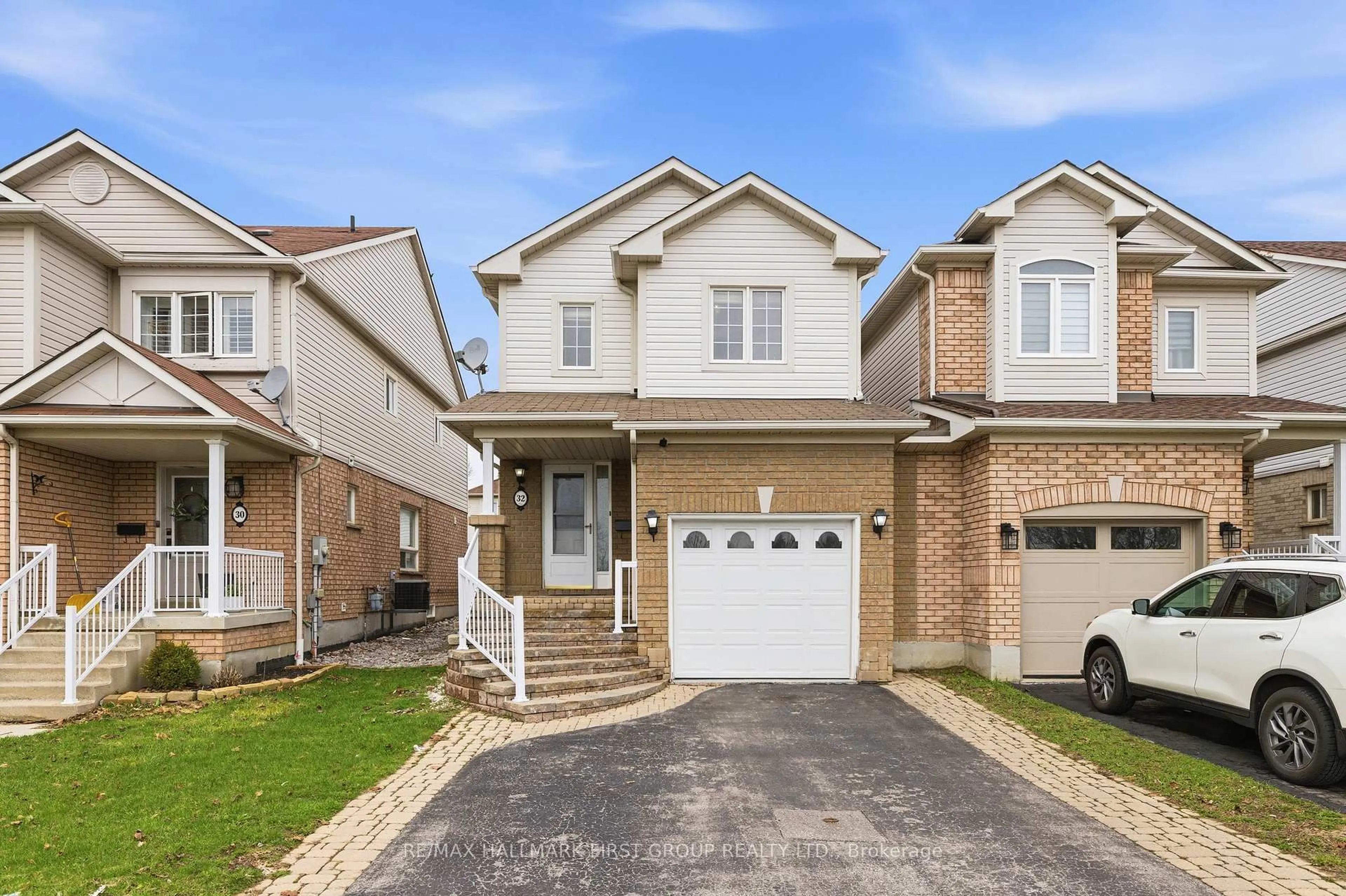 Unknown for 32 Samandria Ave, Whitby Ontario L1R 2Z7