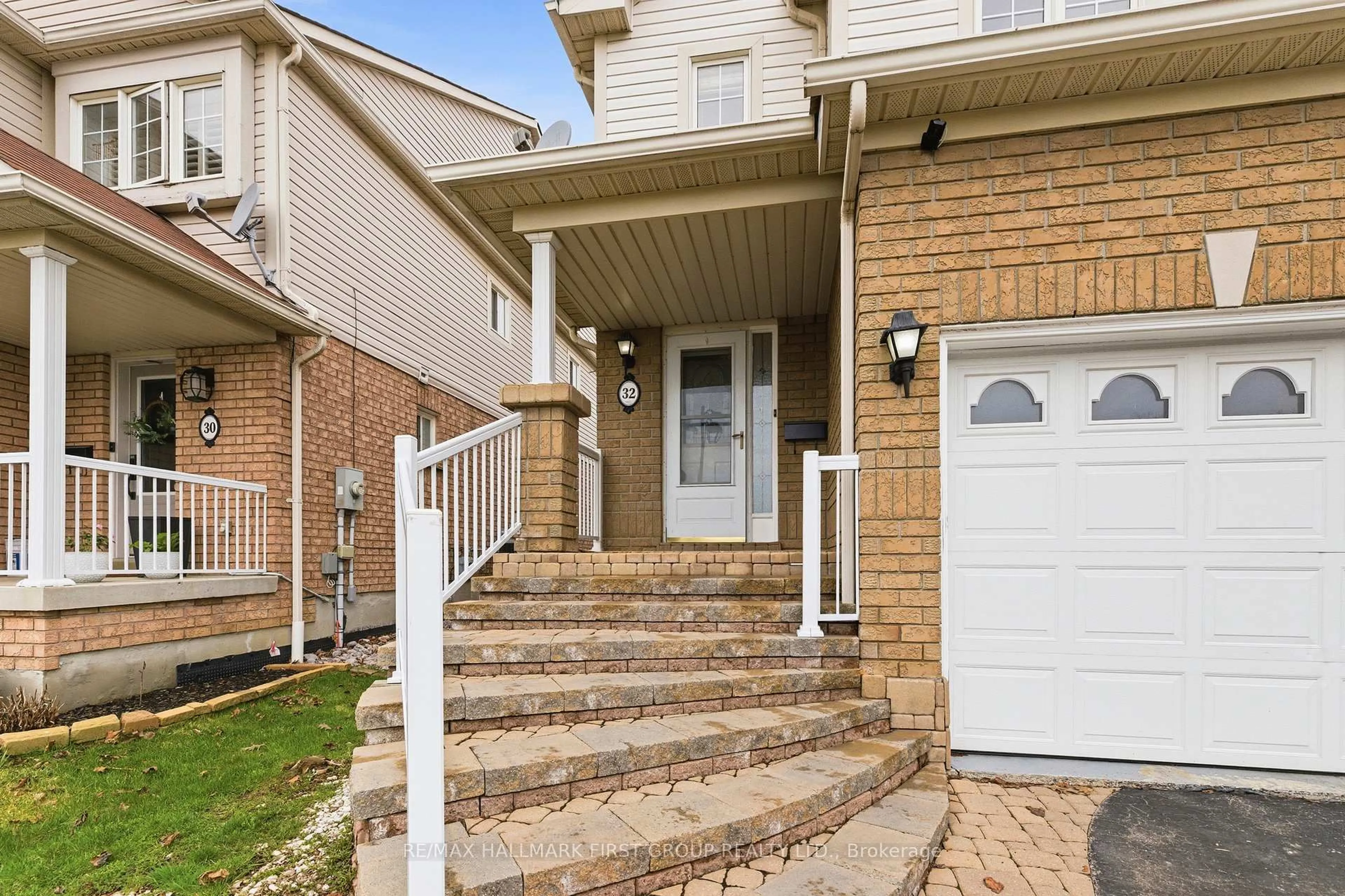 Unknown for 32 Samandria Ave, Whitby Ontario L1R 2Z7