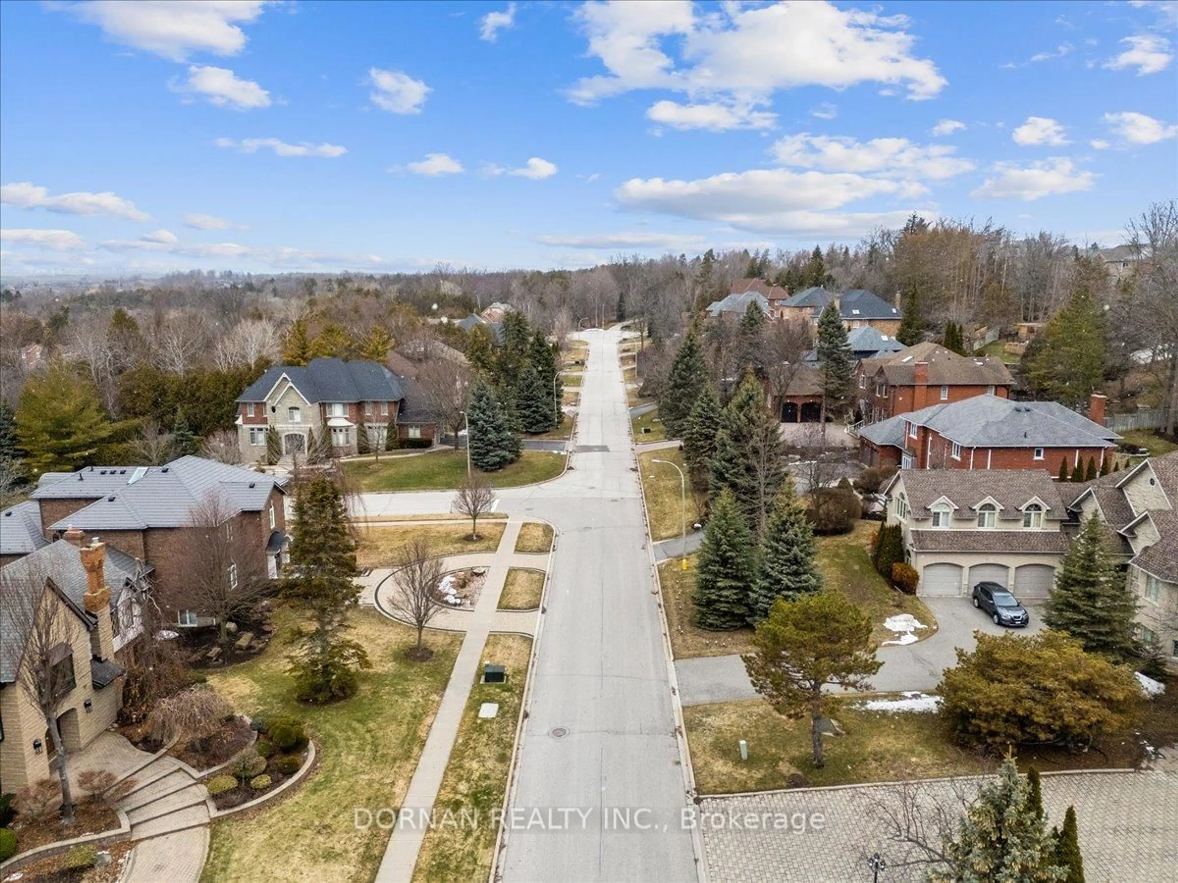 A pic from outside/outdoor area/front of a property/back of a property/a pic from drone, street for 3 Bancroft Cres, Whitby Ontario L1R 2E6