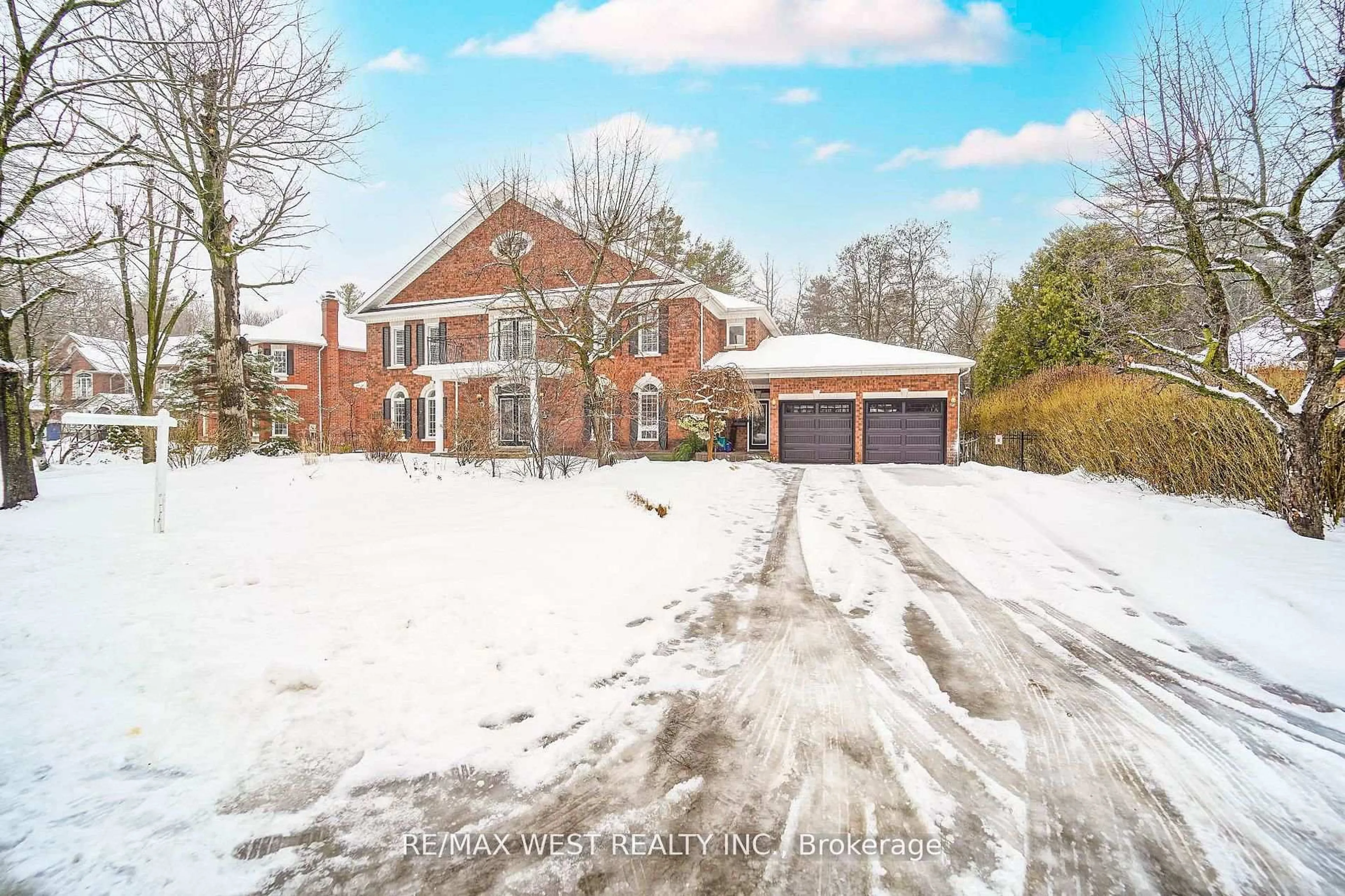 Home with brick exterior material, street for 81 Woodview Dr, Pickering Ontario L1V 1L1