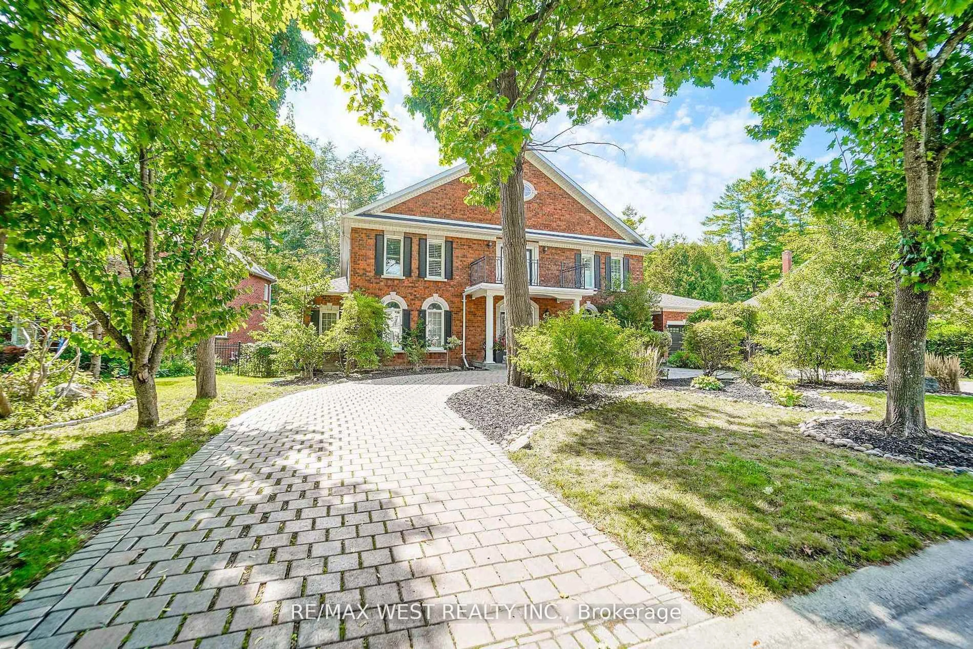 Home with brick exterior material, street for 81 Woodview Dr, Pickering Ontario L1V 1L1