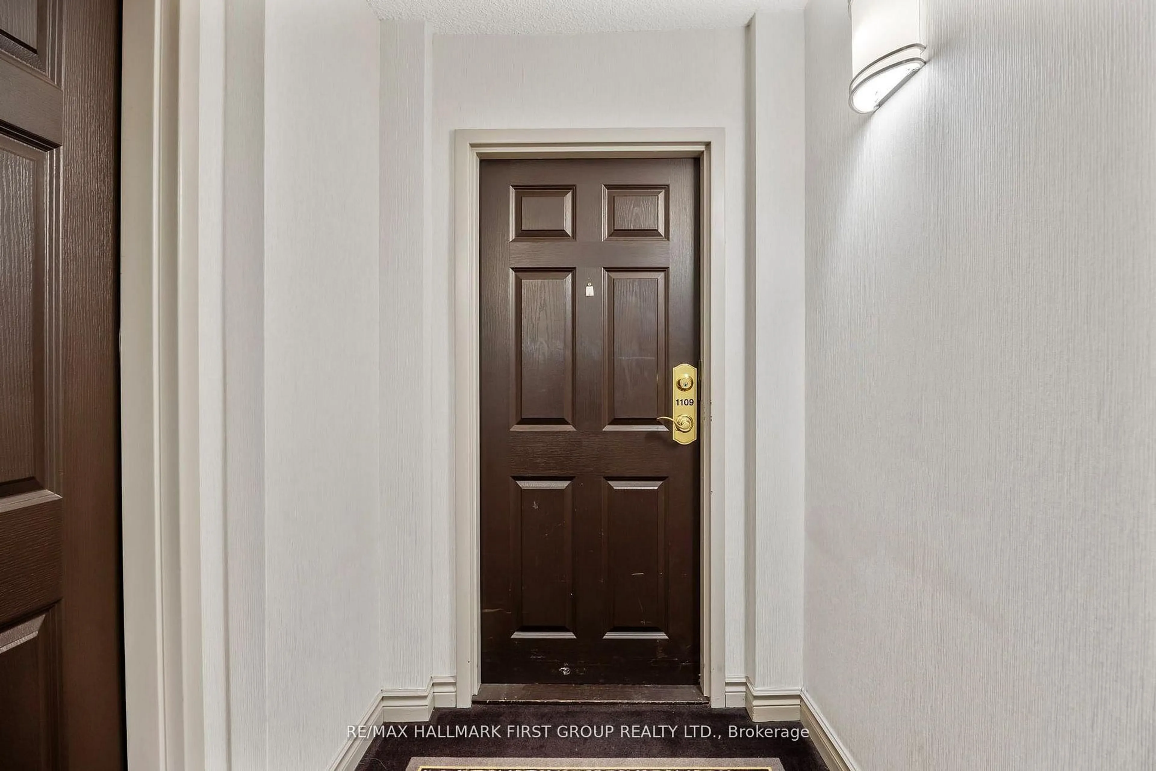 Indoor entryway for 2 WESTNEY Rd #1109, Ajax Ontario L1T 3H3