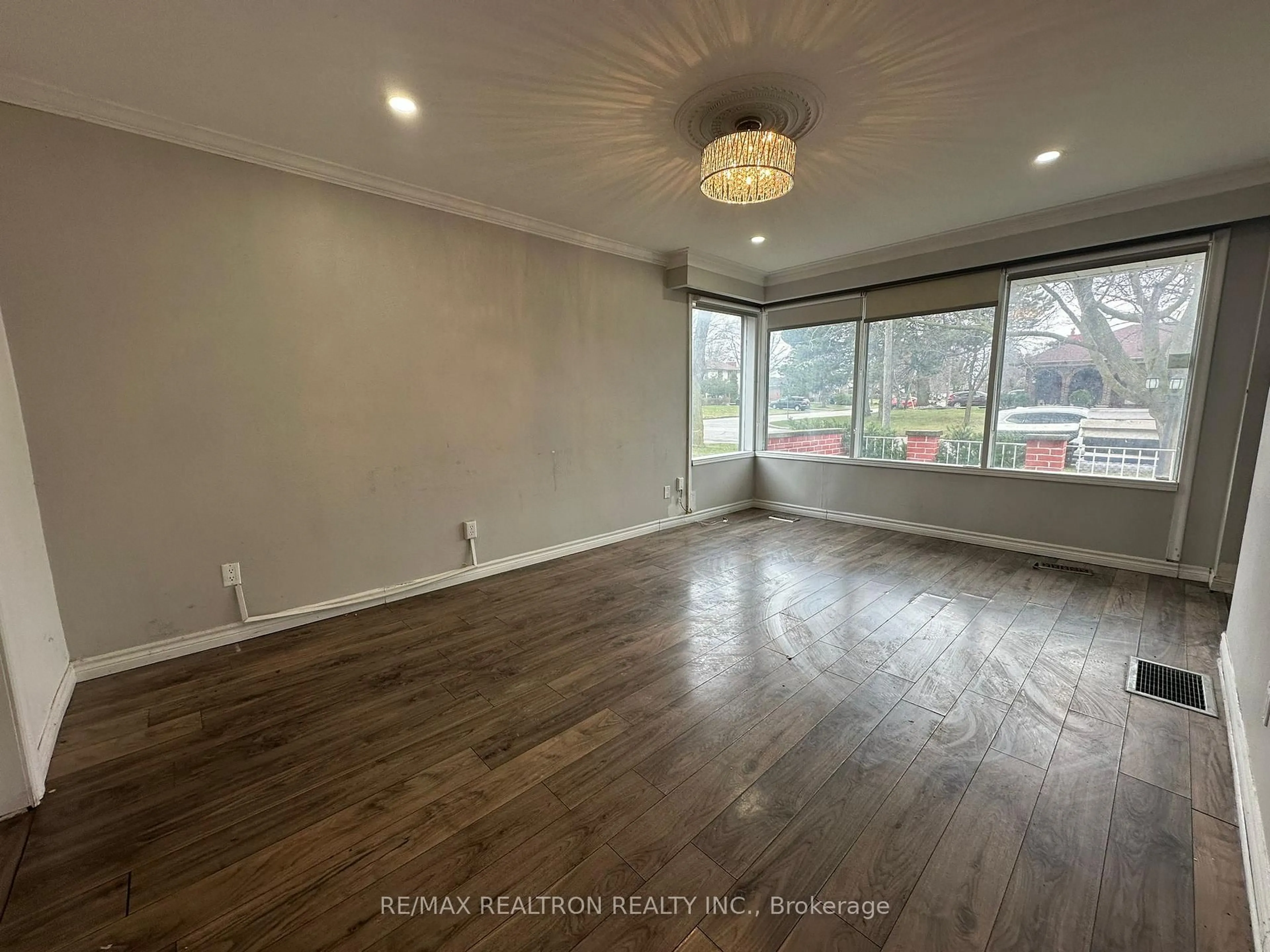 A pic of a room for 125 Treverton Dr, Toronto Ontario M1K 3T1