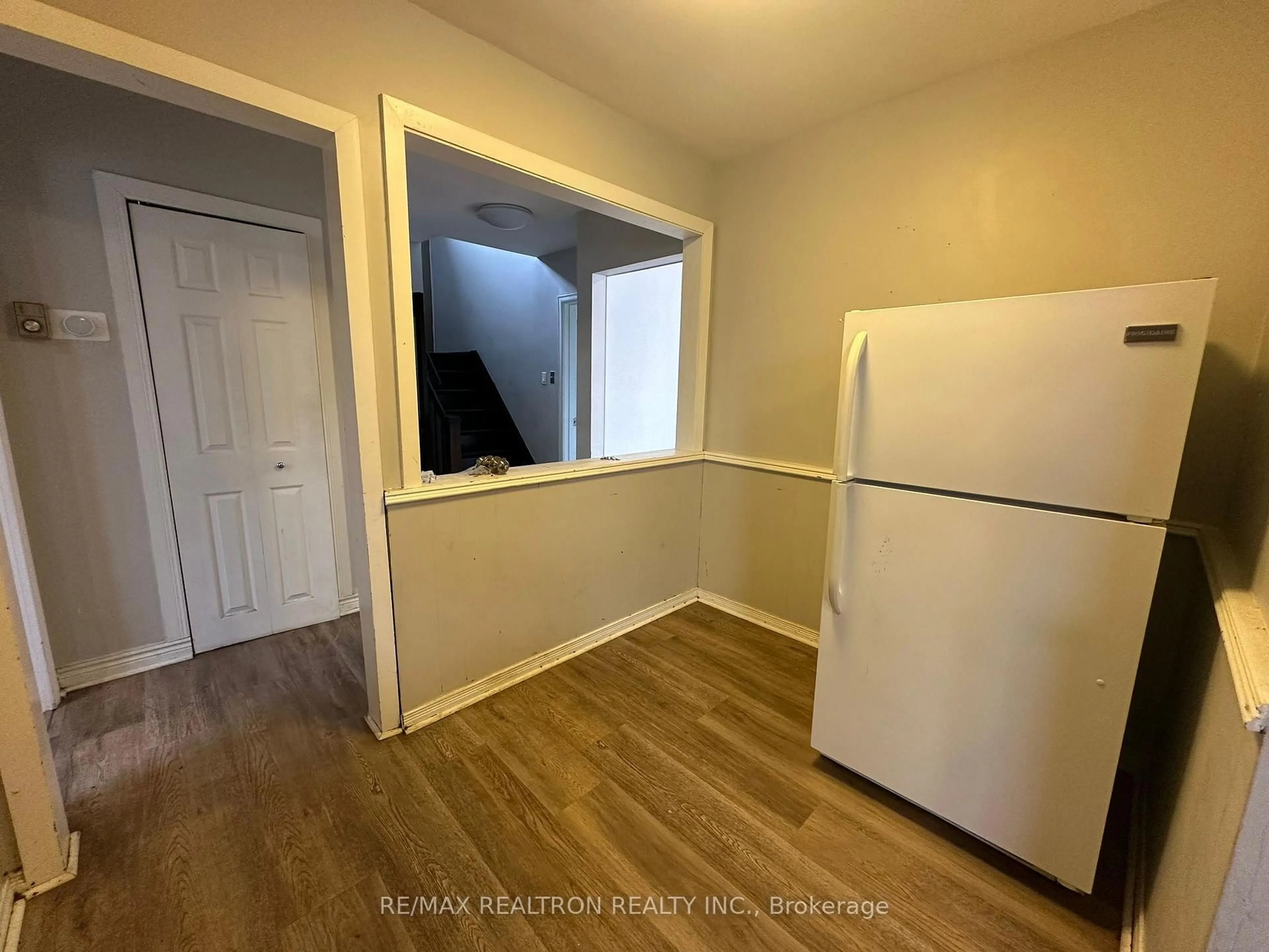 A pic of a room for 125 Treverton Dr, Toronto Ontario M1K 3T1