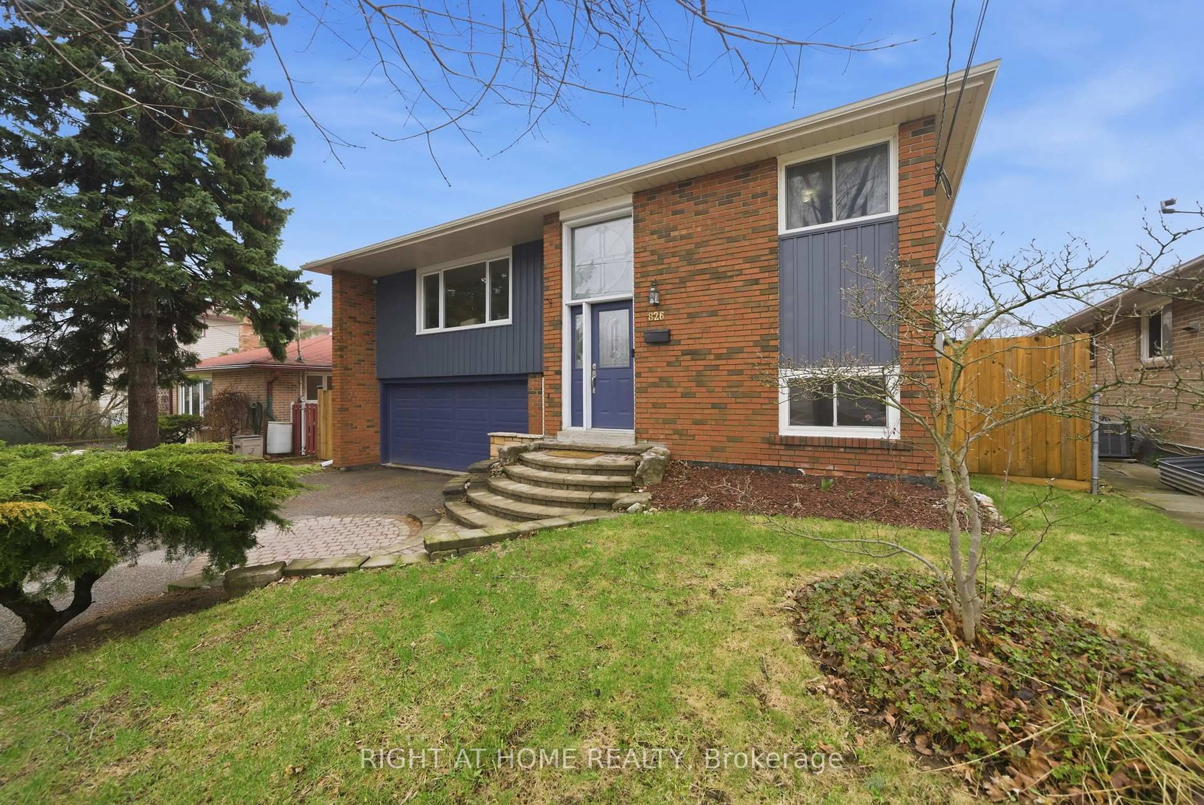 Home with brick exterior material, street for 826 West Shore Blvd, Pickering Ontario L1W 2V6