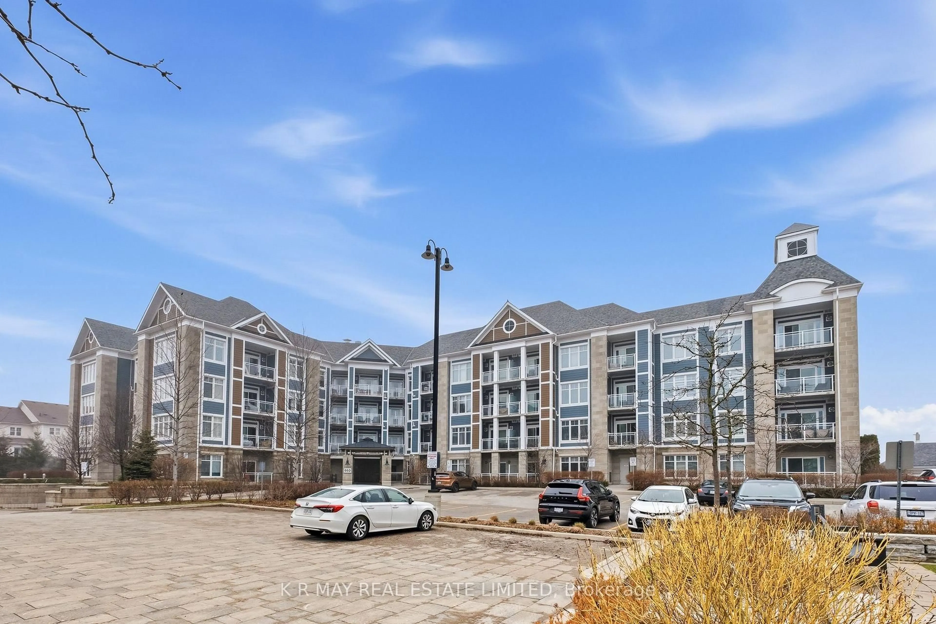 A pic from outside/outdoor area/front of a property/back of a property/a pic from drone, unknown for 660 Gordon St #106, Whitby Ontario L1N 0L1