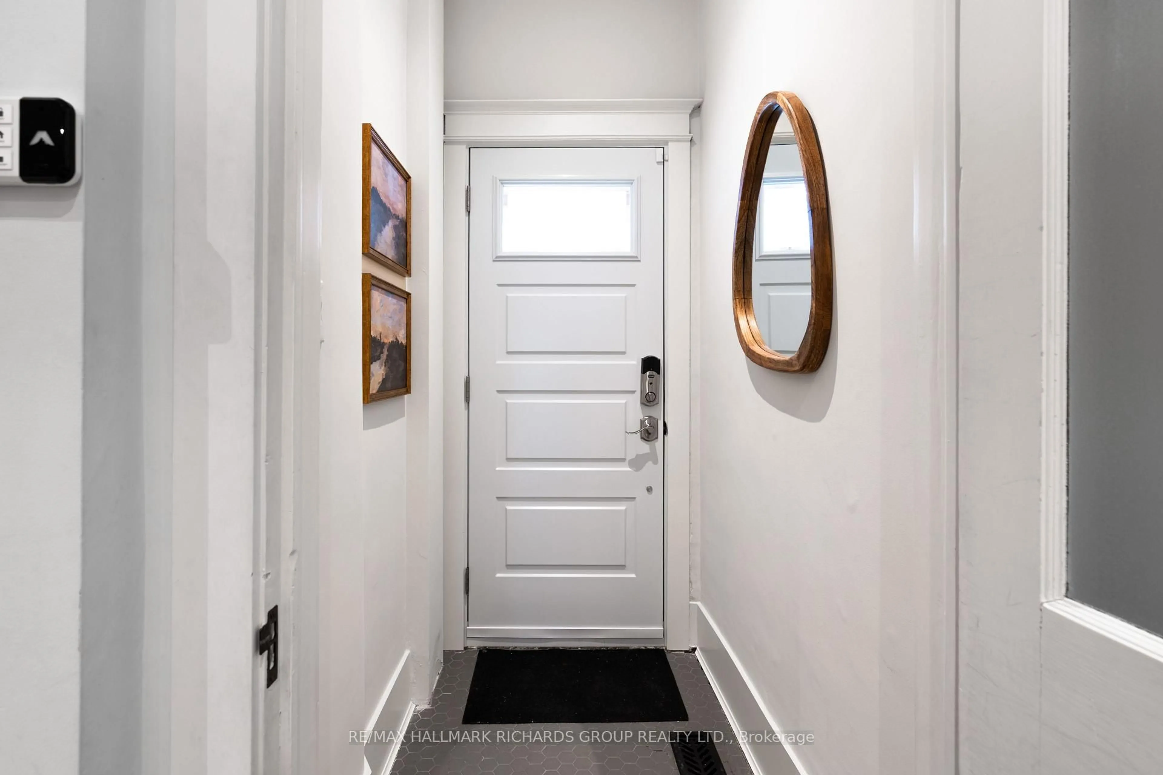 Indoor entryway for 35 Burgess Ave, Toronto Ontario M4E 1W8