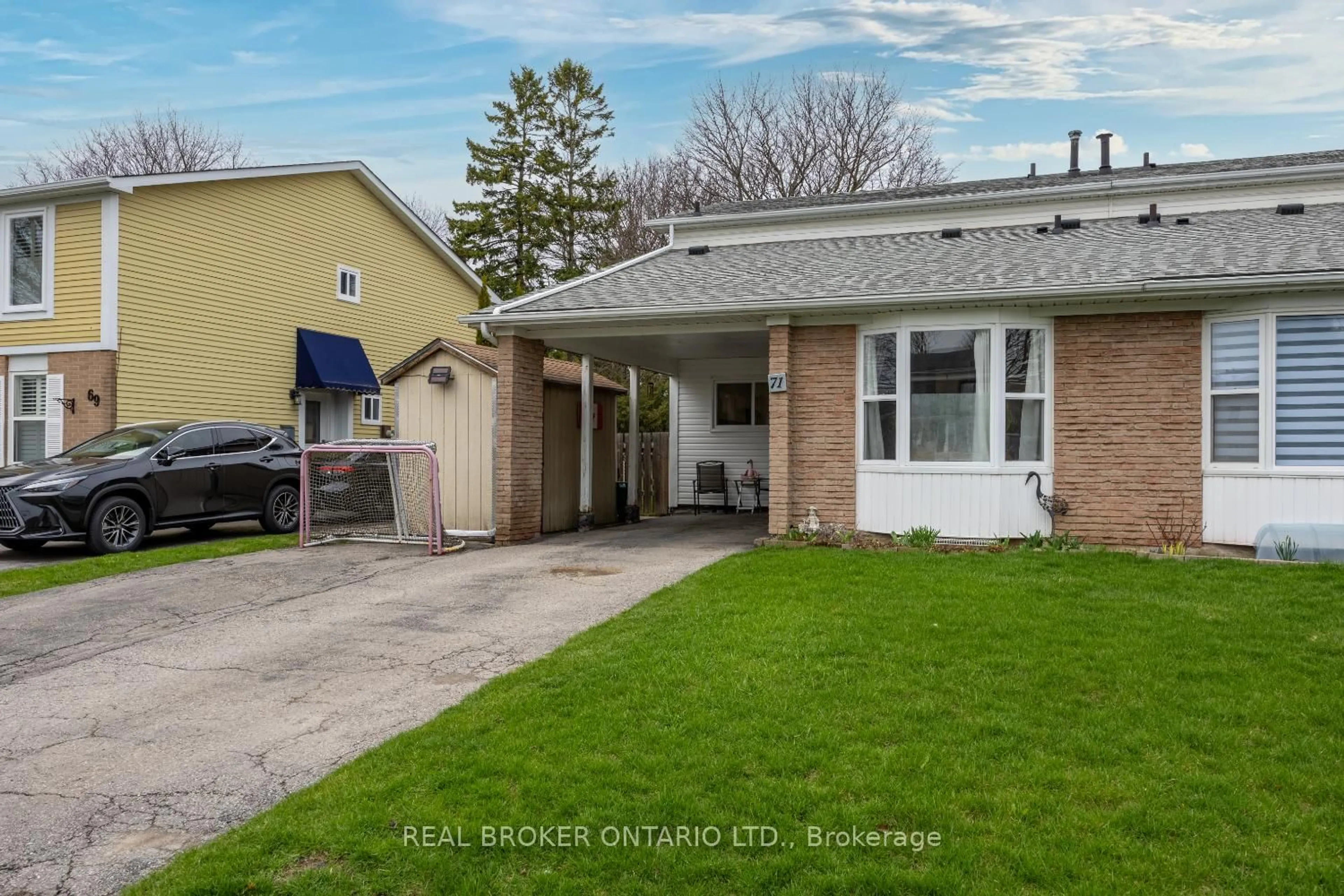 A pic from outside/outdoor area/front of a property/back of a property/a pic from drone, street for 71 Roser Cres, Clarington Ontario L1C 3P1