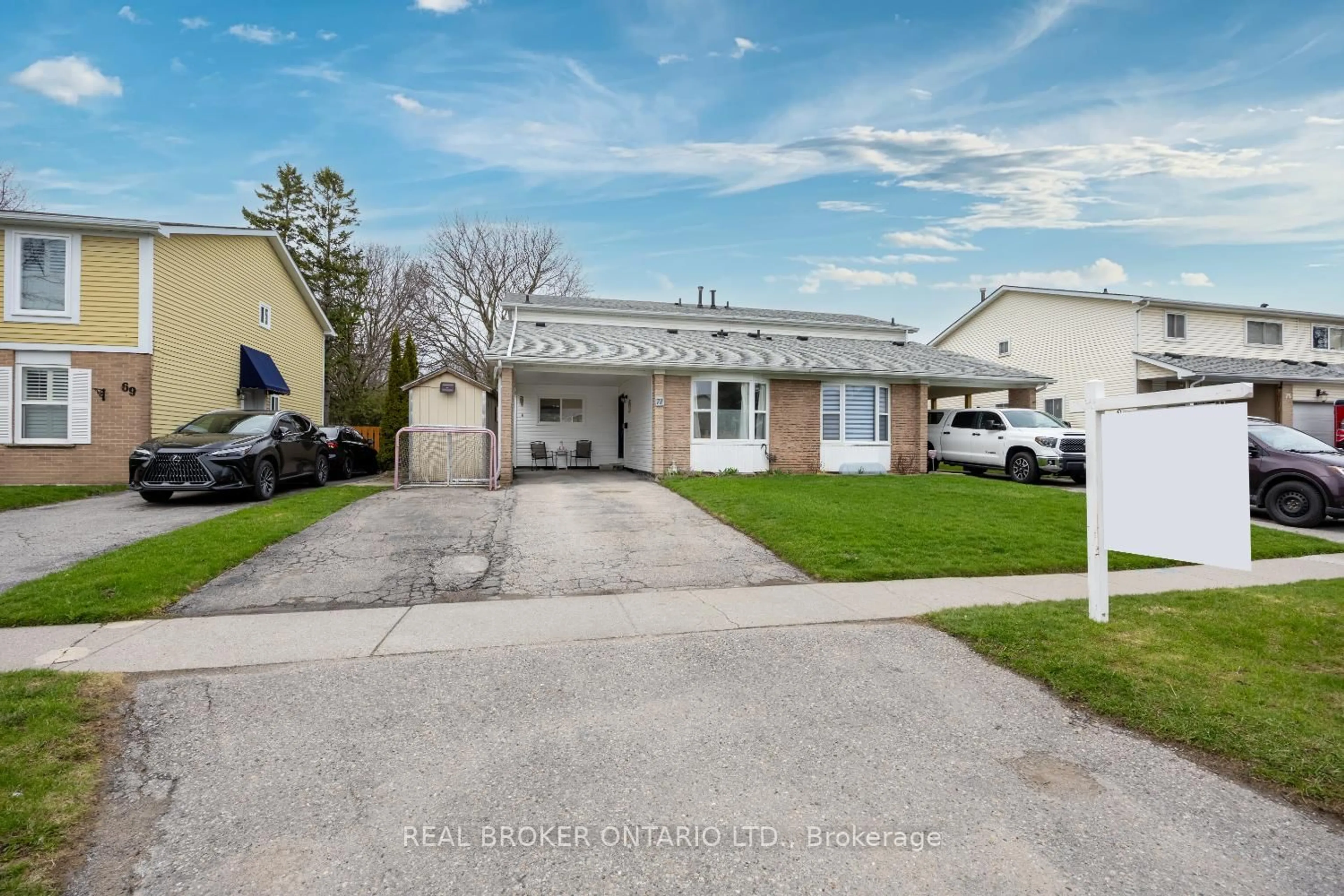 A pic from outside/outdoor area/front of a property/back of a property/a pic from drone, street for 71 Roser Cres, Clarington Ontario L1C 3P1