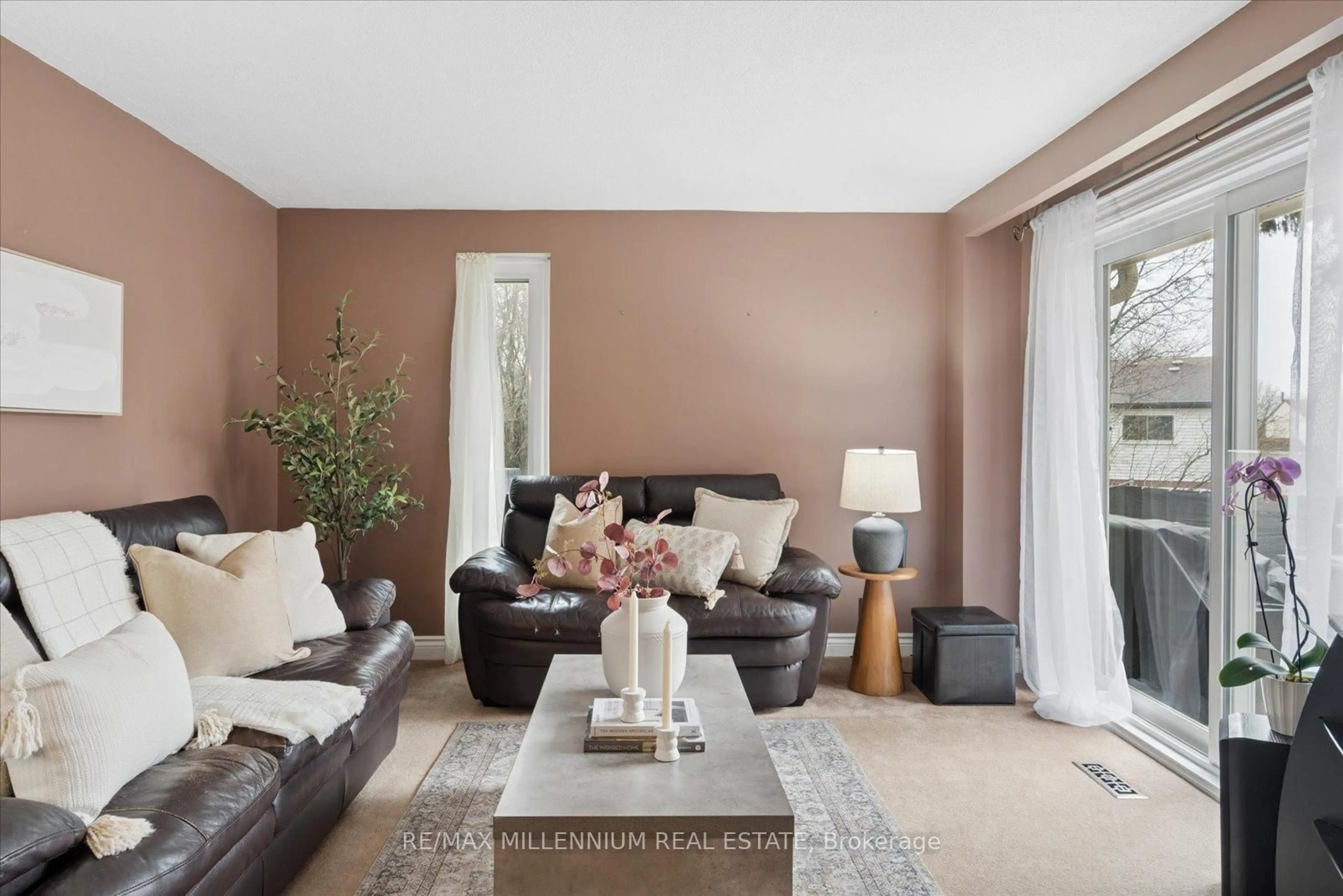 Living room with furniture, unknown for 127 Rands Rd, Ajax Ontario L1S 3H8