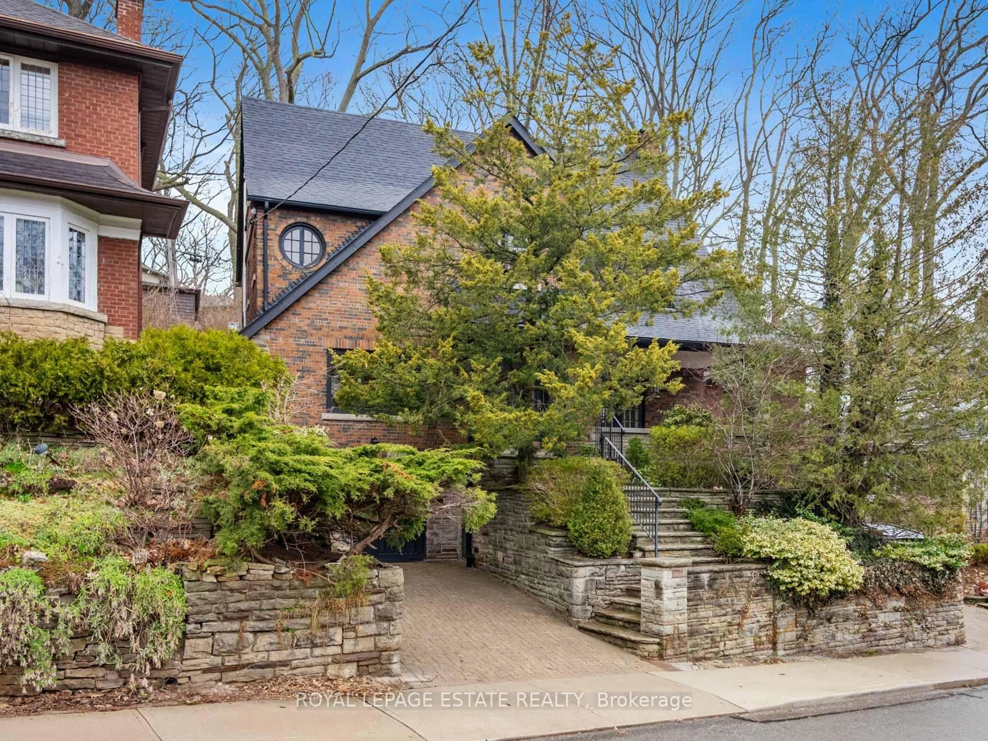 A pic from outside/outdoor area/front of a property/back of a property/a pic from drone, street for 263 Glen Manor Dr, Toronto Ontario M4E 2Y3