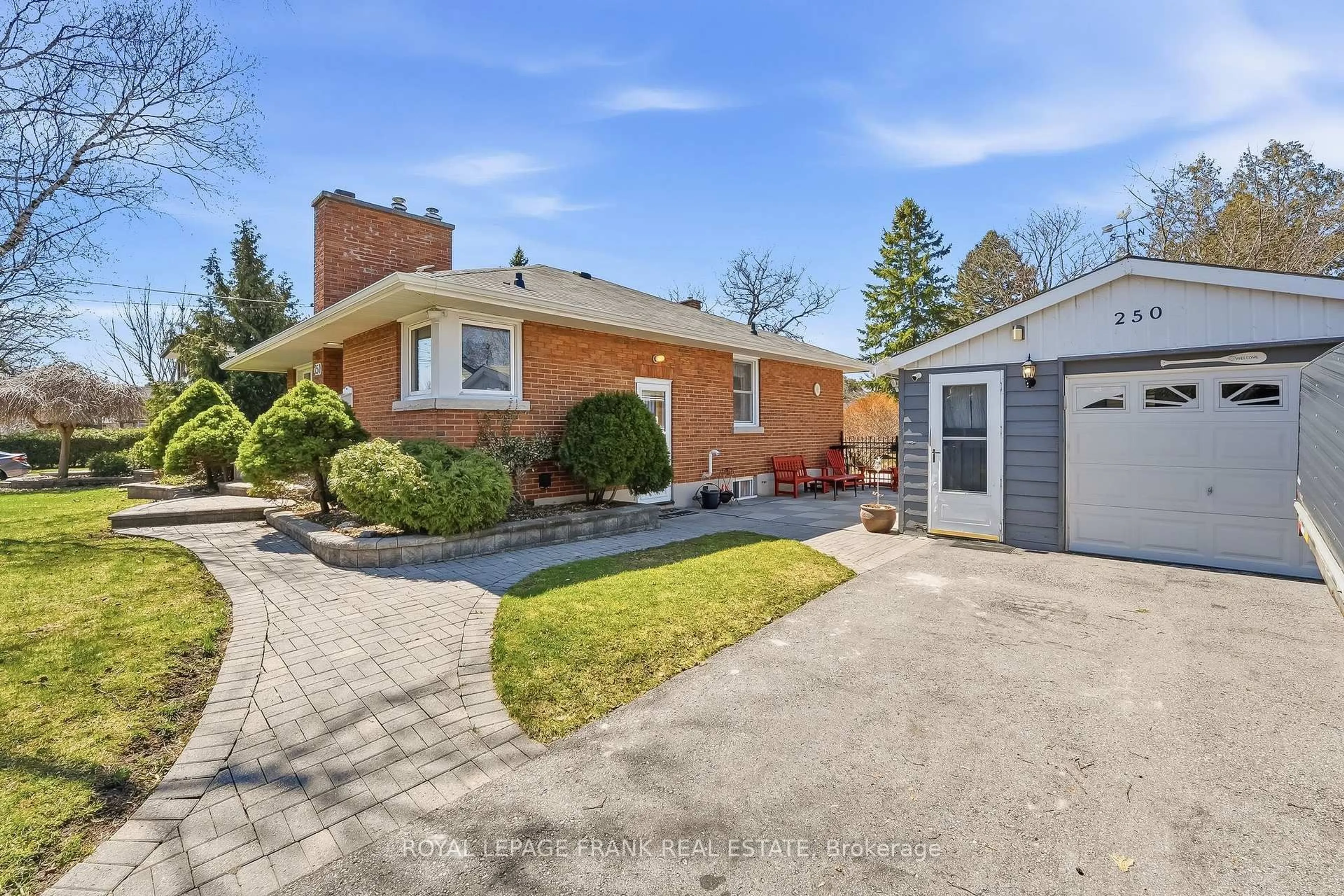 Unknown for 250 Meadow Rd, Whitby Ontario L1N 3K2