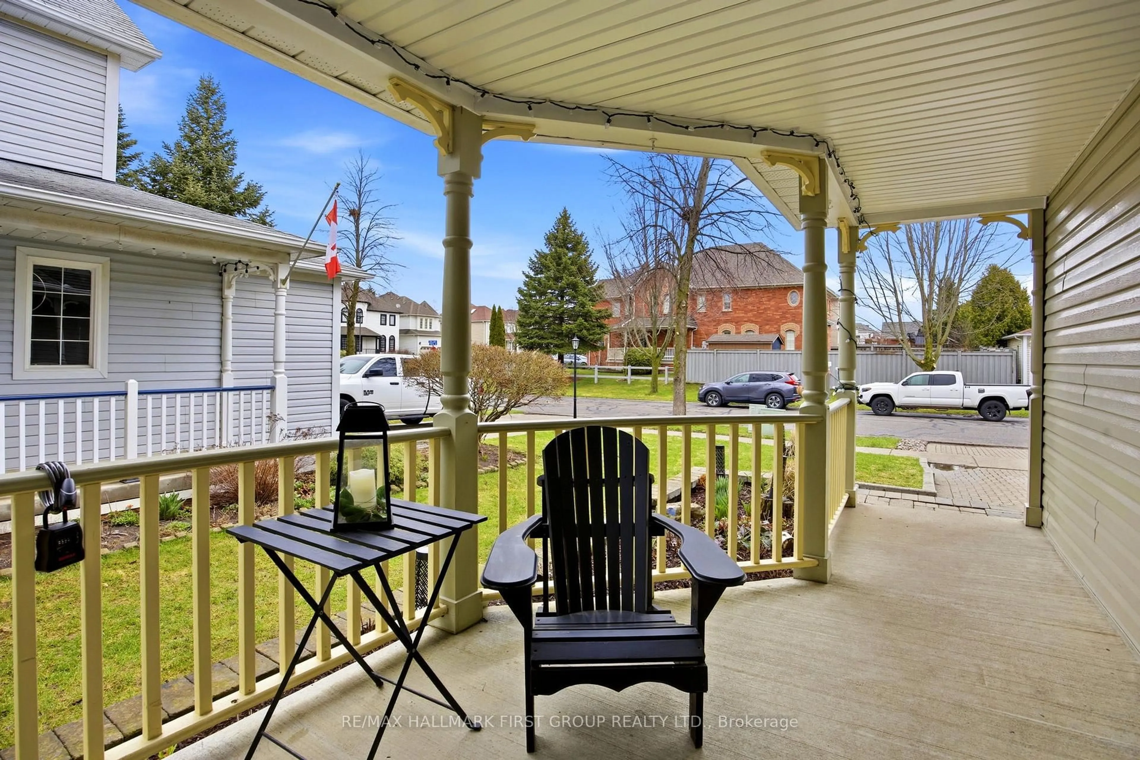 Patio, street for 5 Knox Cres, Whitby Ontario L1M 1C8