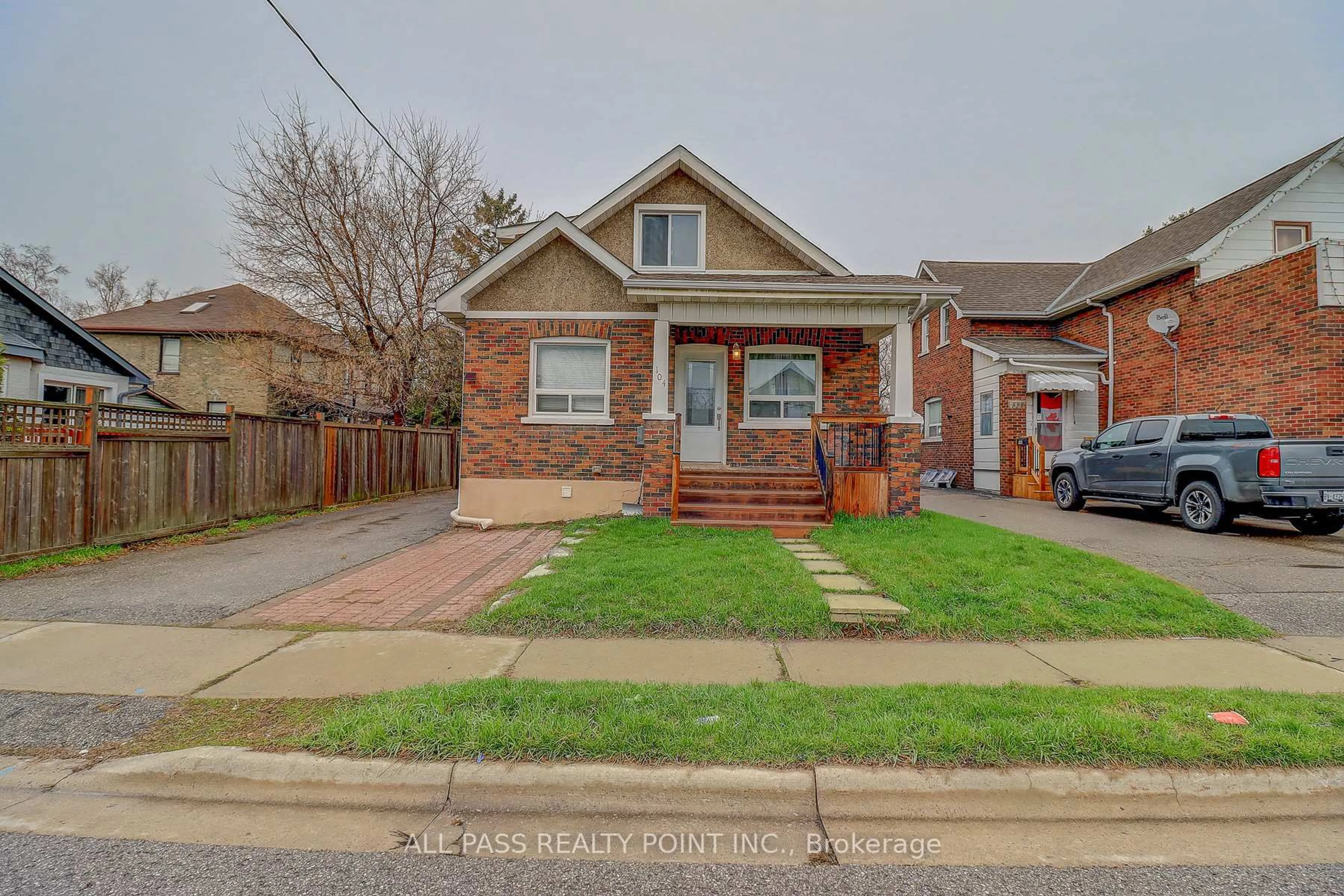 Home with brick exterior material, street for 104 Conant St, Oshawa Ontario L1H 3R6