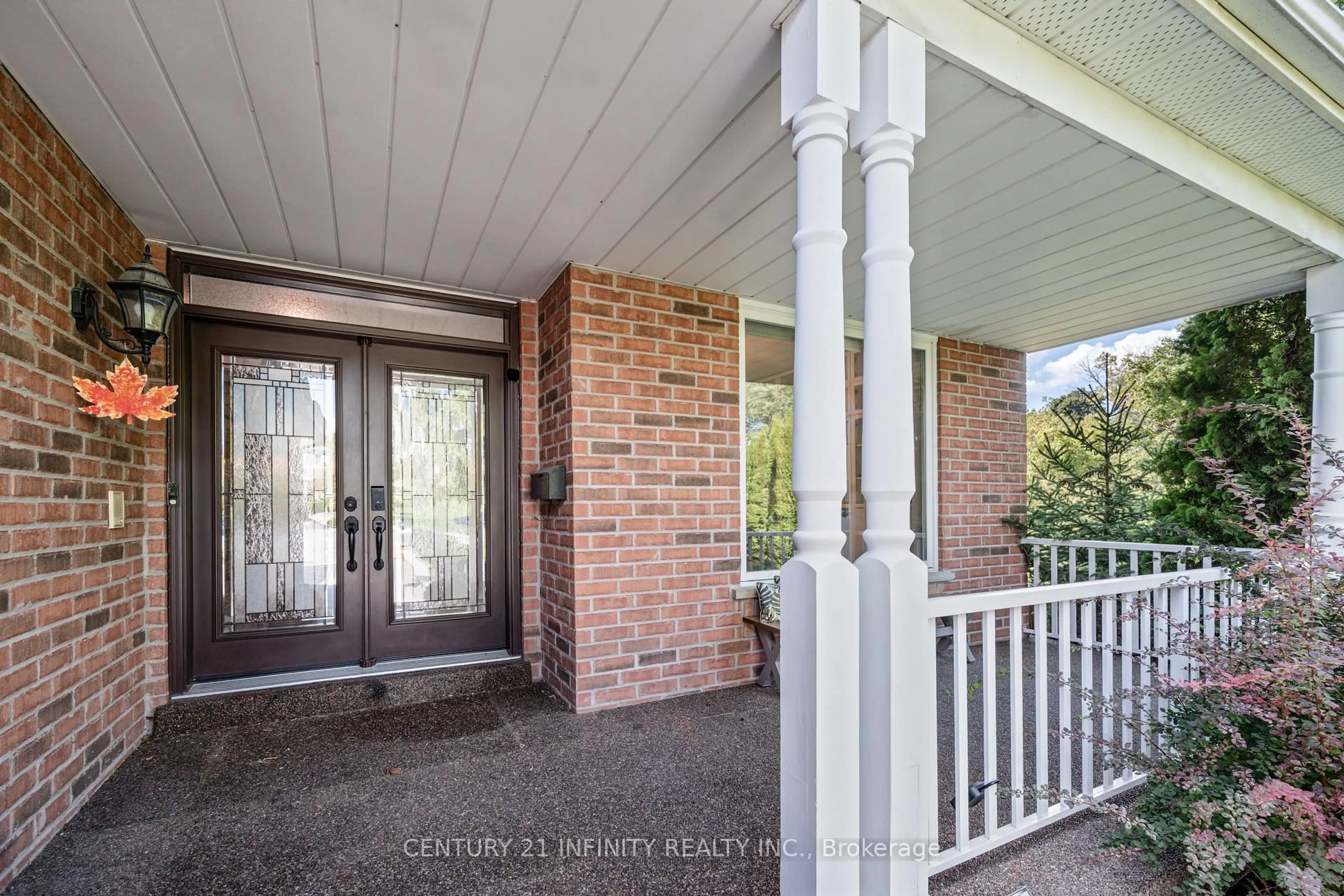 Indoor entryway for 973 Mountview Crt, Oshawa Ontario L1K 2M1
